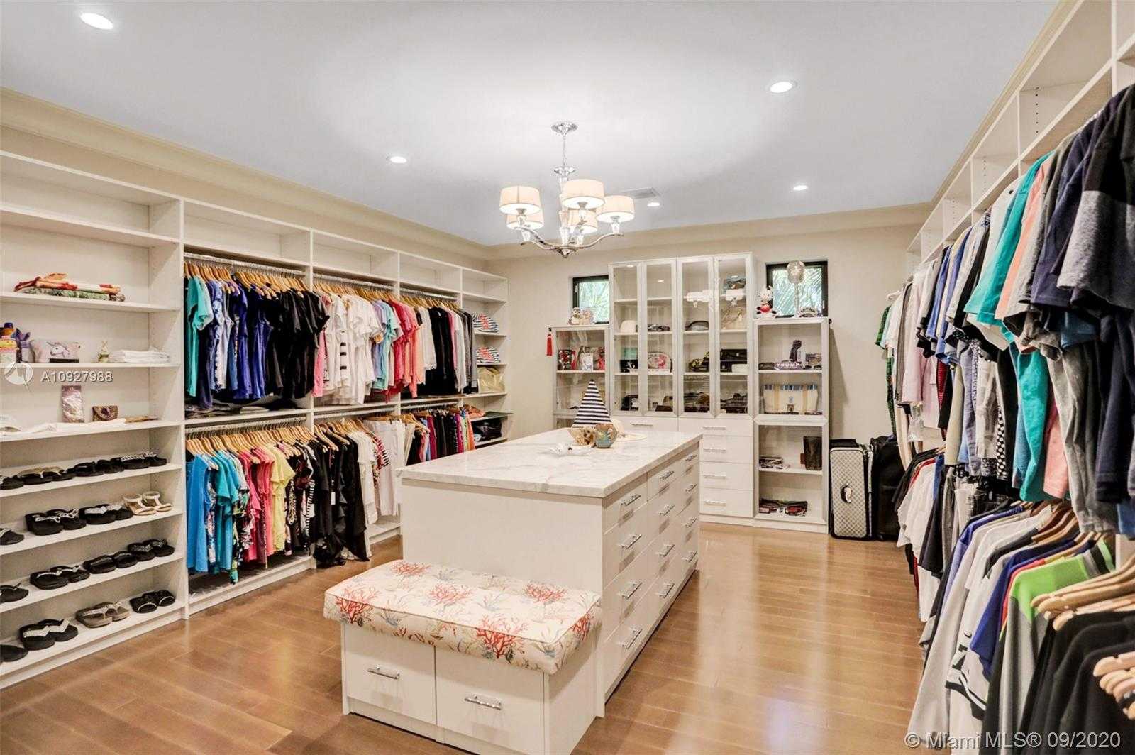 Small Image of 156 FIESTA WAY, Fort Lauderdale Number 85