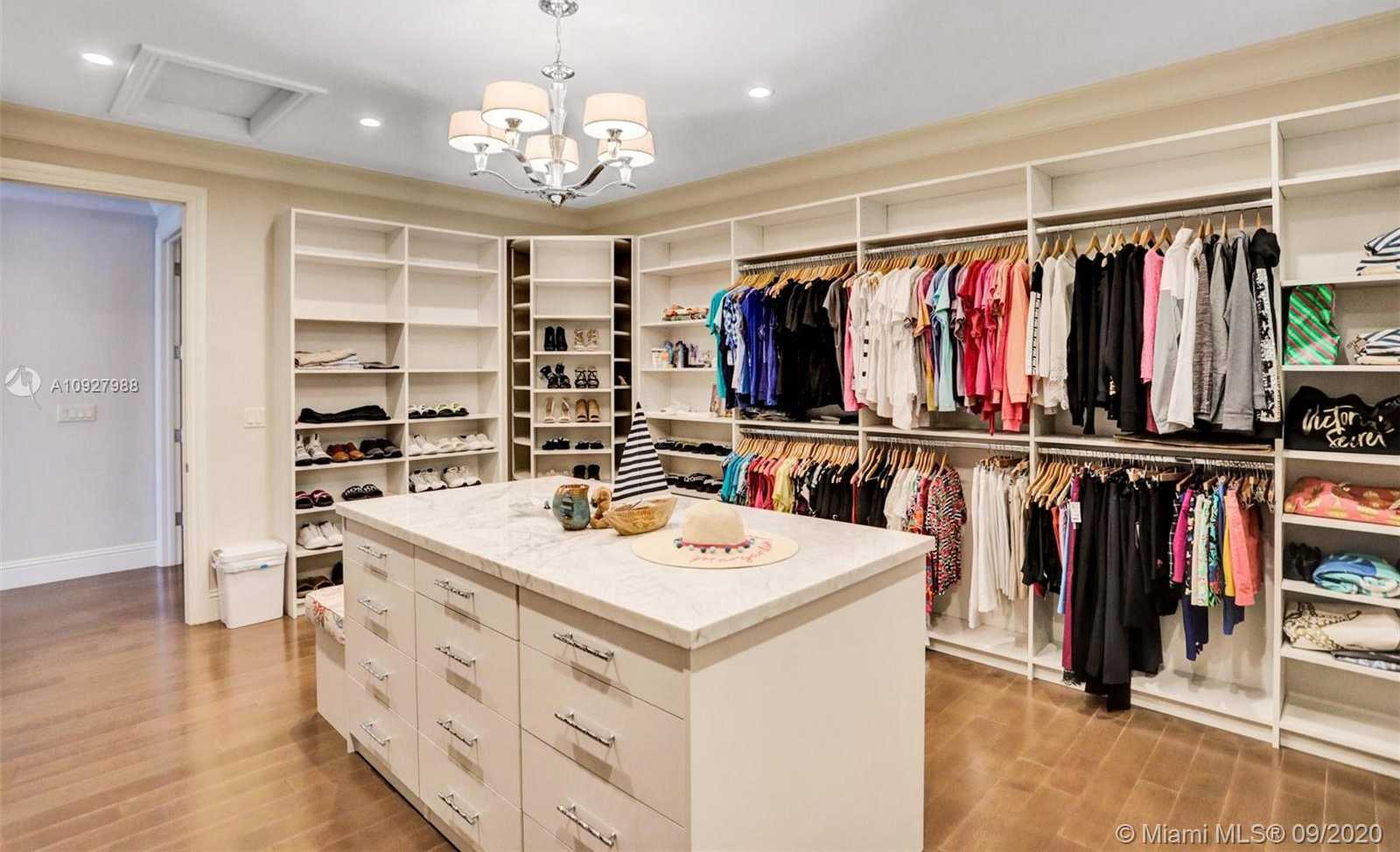 Small Image of 156 FIESTA WAY, Fort Lauderdale Number 86