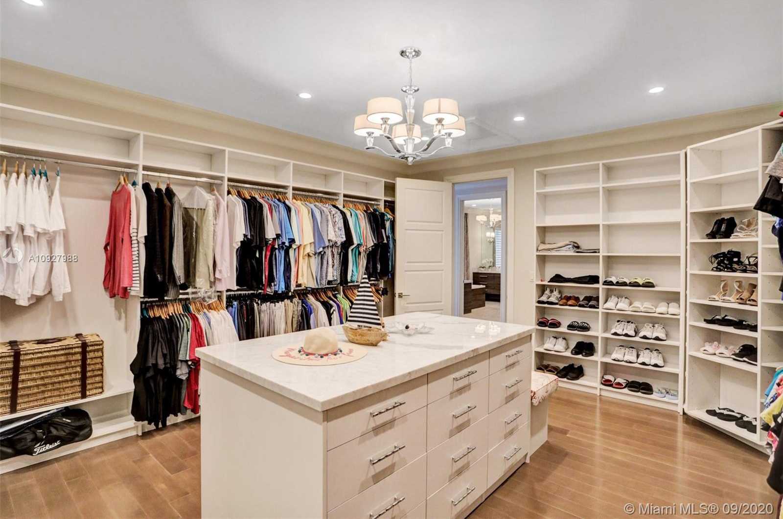 Small Image of 156 FIESTA WAY, Fort Lauderdale Number 87
