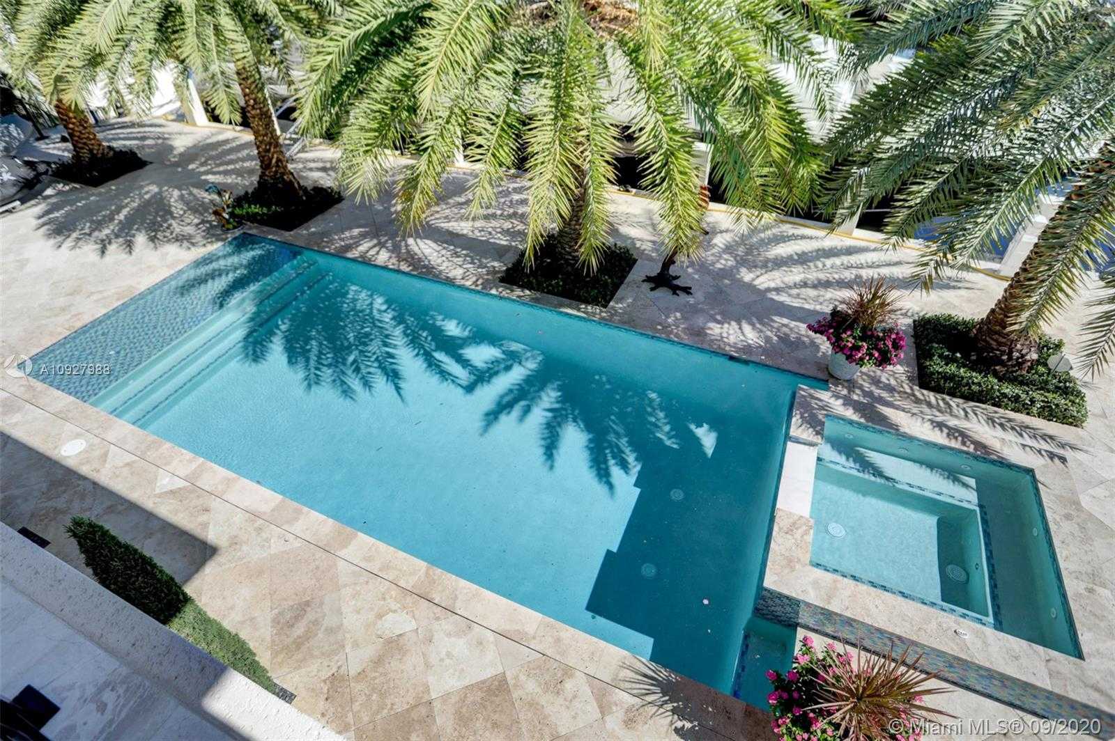 Small Image of 156 FIESTA WAY, Fort Lauderdale Number 92