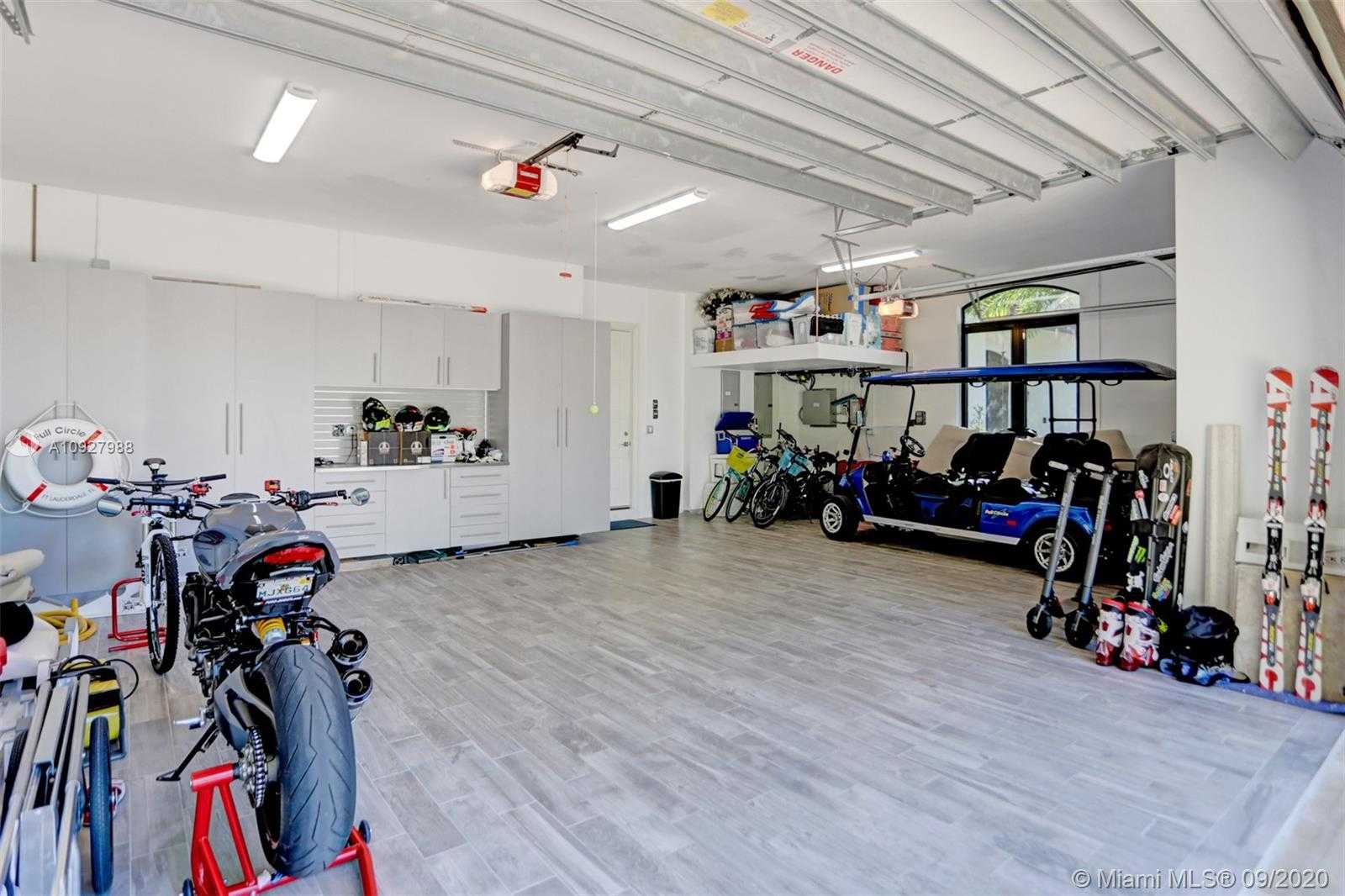 Small Image of 156 FIESTA WAY, Fort Lauderdale Number 95