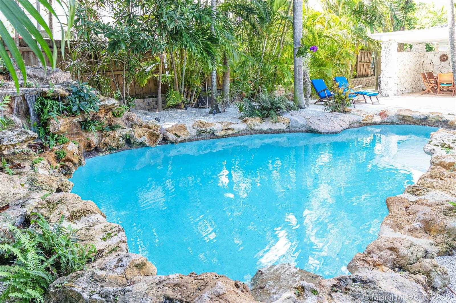 Small Image of 4344 SOUTH DOUGLAS RD, Miami Number 12