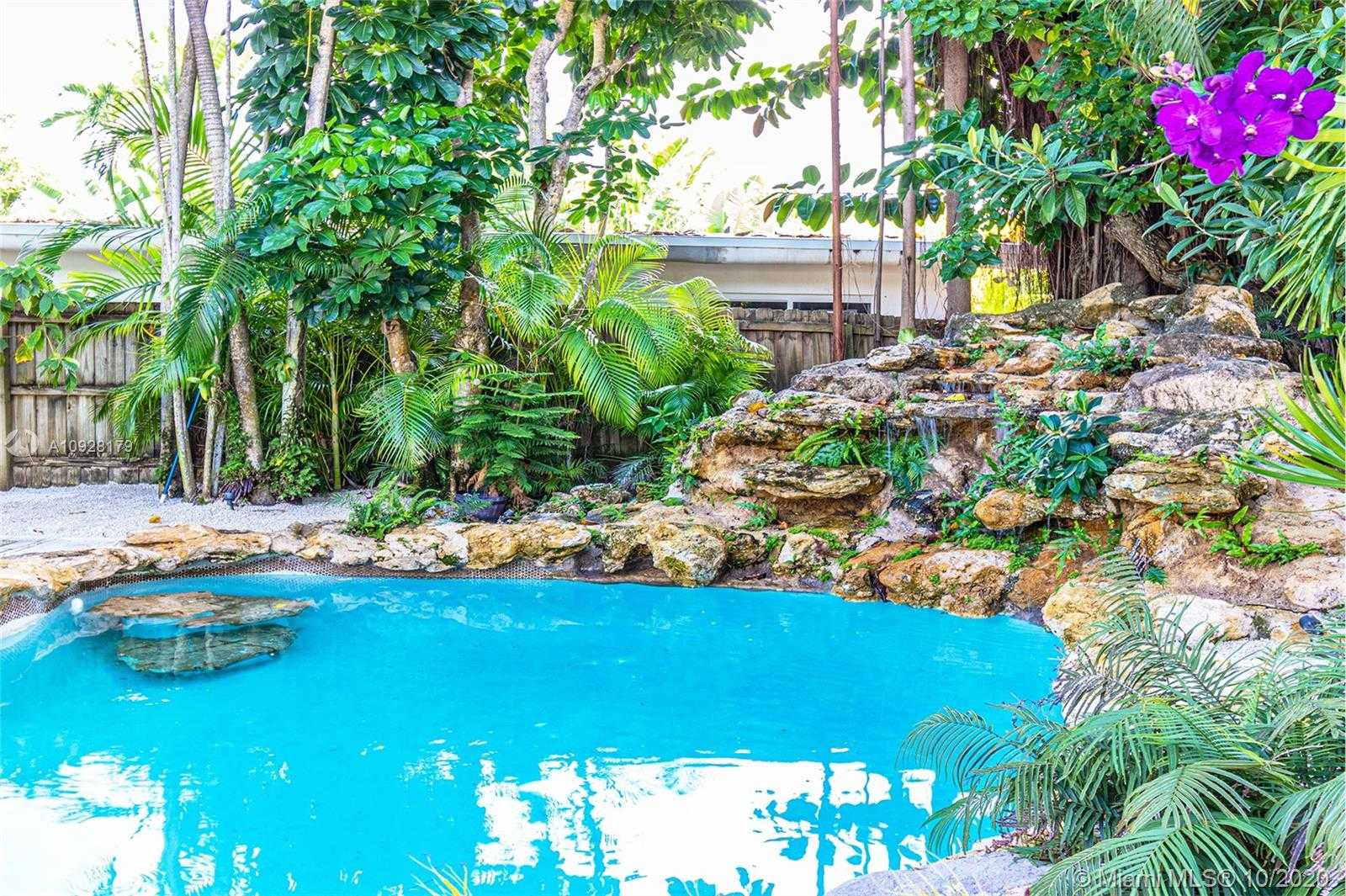 Small Image of 4344 SOUTH DOUGLAS RD, Miami Number 14