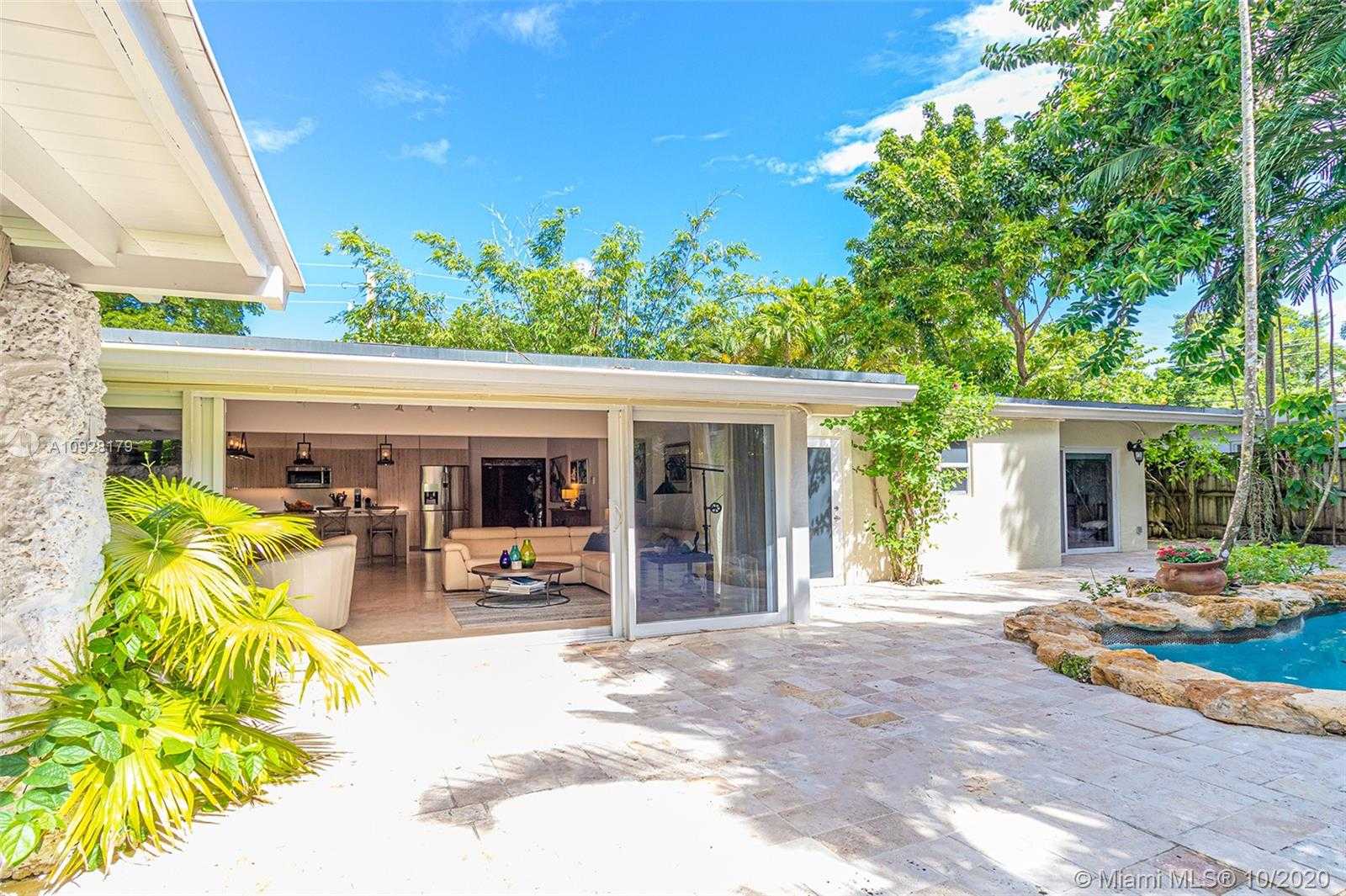 Small Image of 4344 SOUTH DOUGLAS RD, Miami Number 16