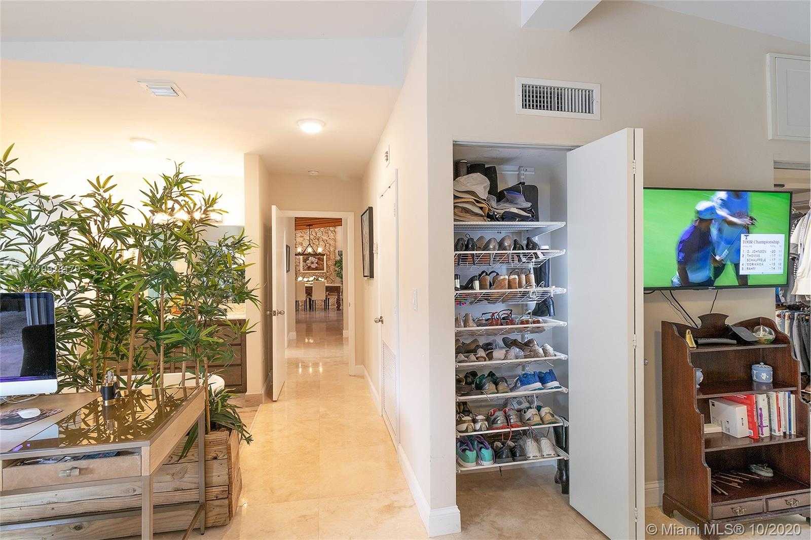 Small Image of 4344 SOUTH DOUGLAS RD, Miami Number 20