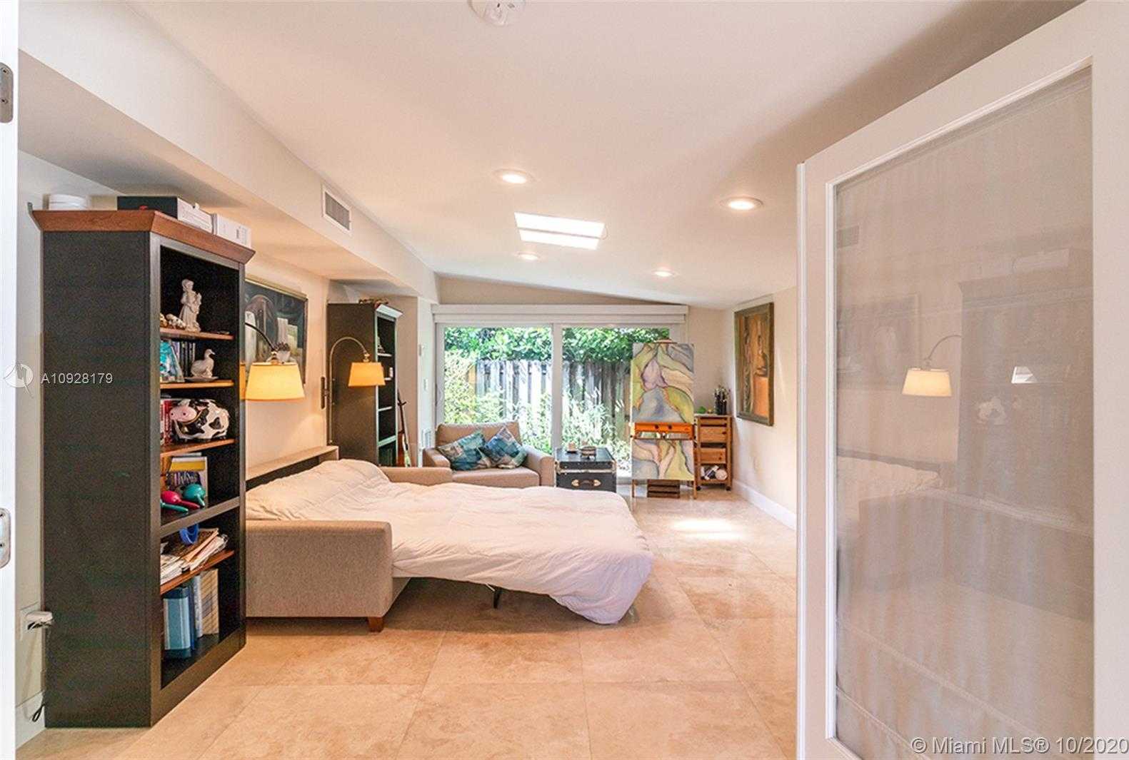 Small Image of 4344 SOUTH DOUGLAS RD, Miami Number 4