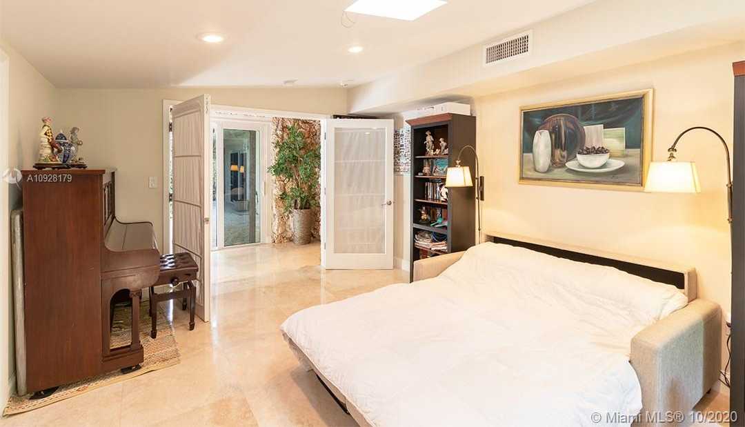 Small Image of 4344 SOUTH DOUGLAS RD, Miami Number 5