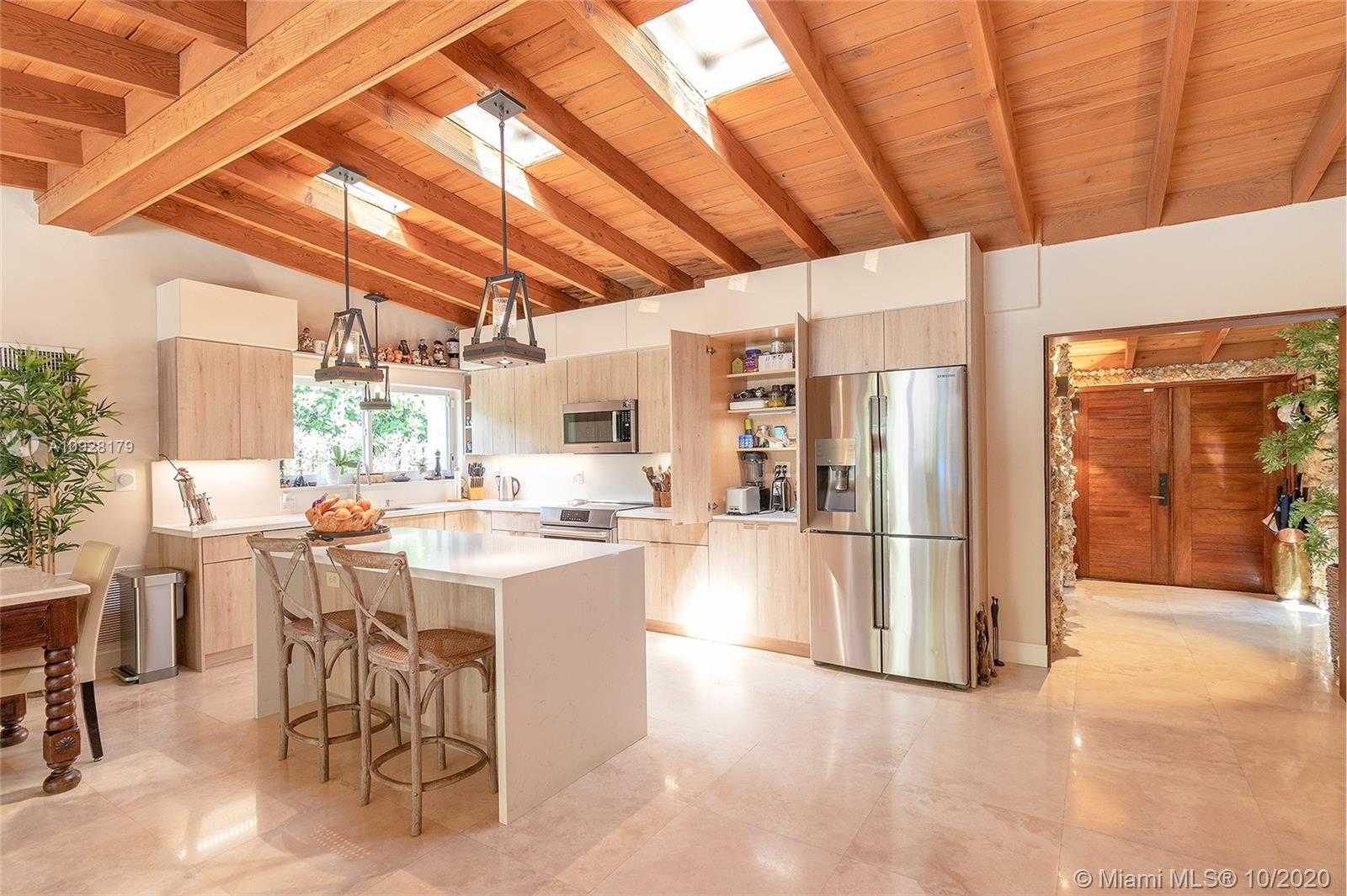 Small Image of 4344 SOUTH DOUGLAS RD, Miami Number 8
