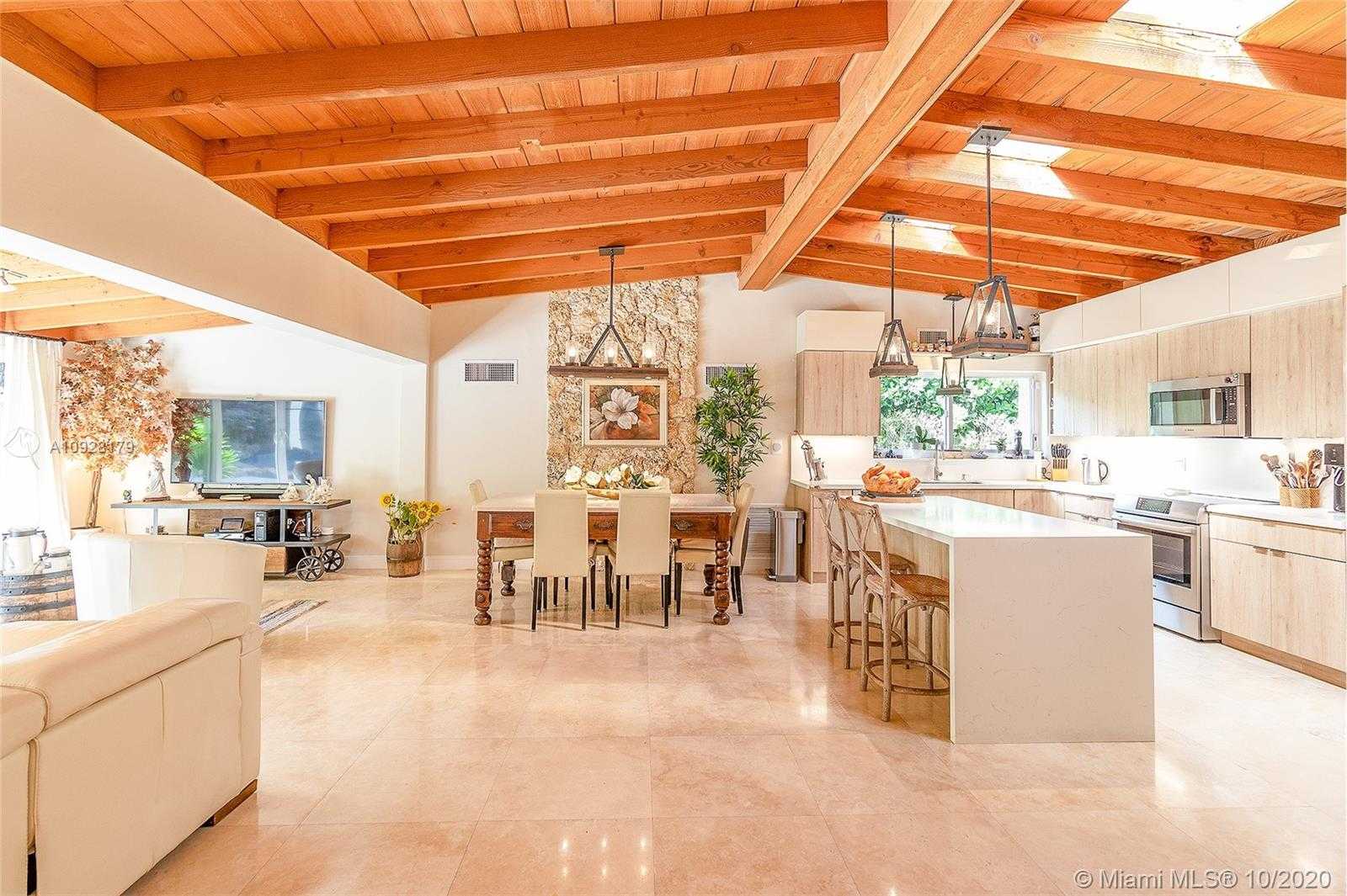 Small Image of 4344 SOUTH DOUGLAS RD, Miami Number 9