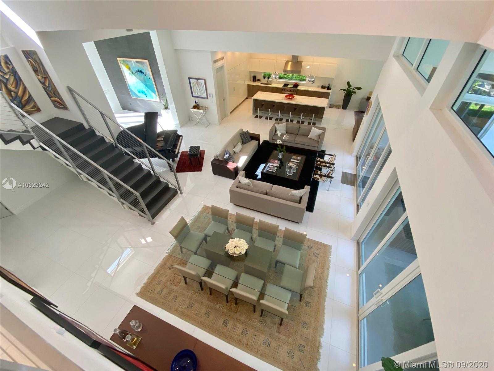 Small Image of 3925 LEAFY WAY, Miami Number 10