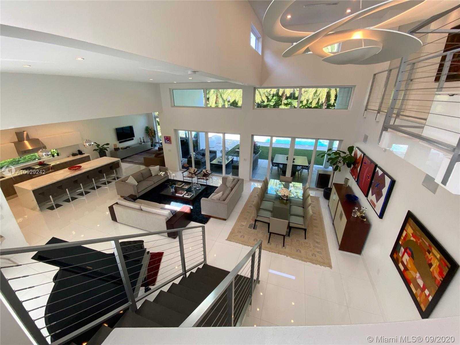 Small Image of 3925 LEAFY WAY, Miami Number 11