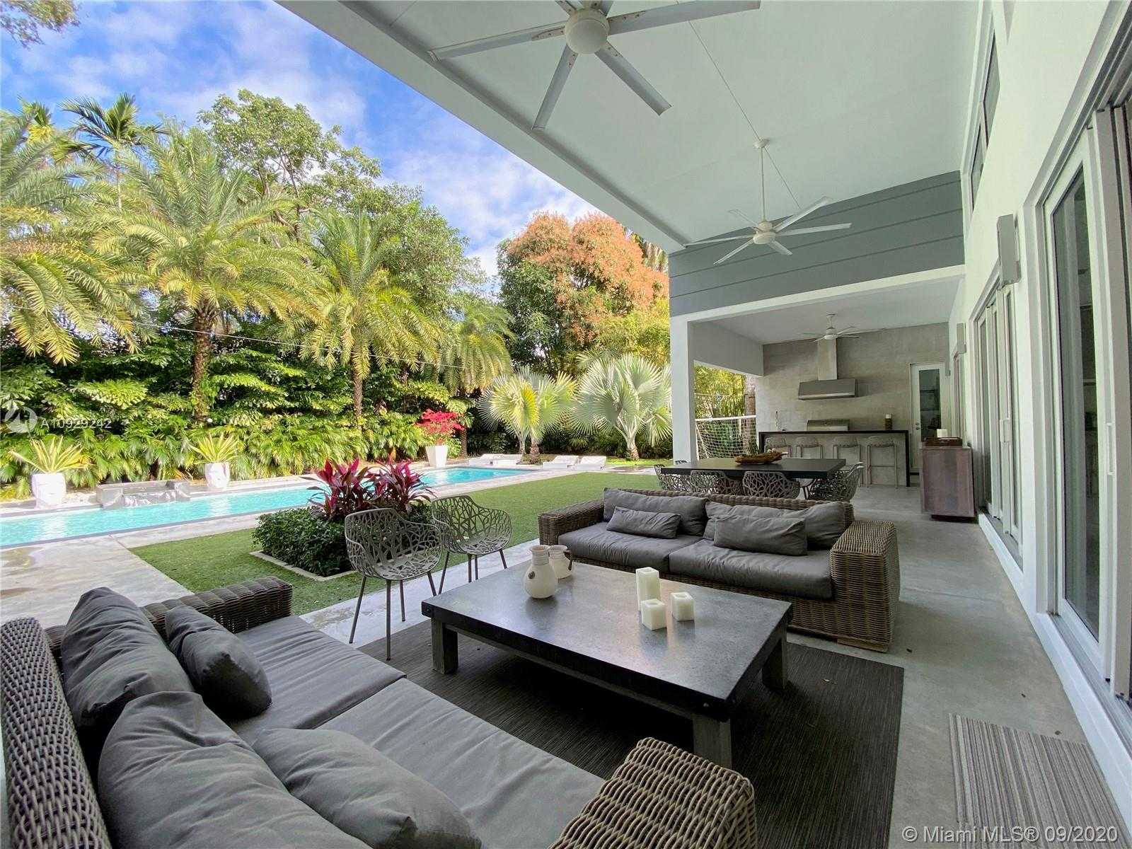 Small Image of 3925 LEAFY WAY, Miami Number 25