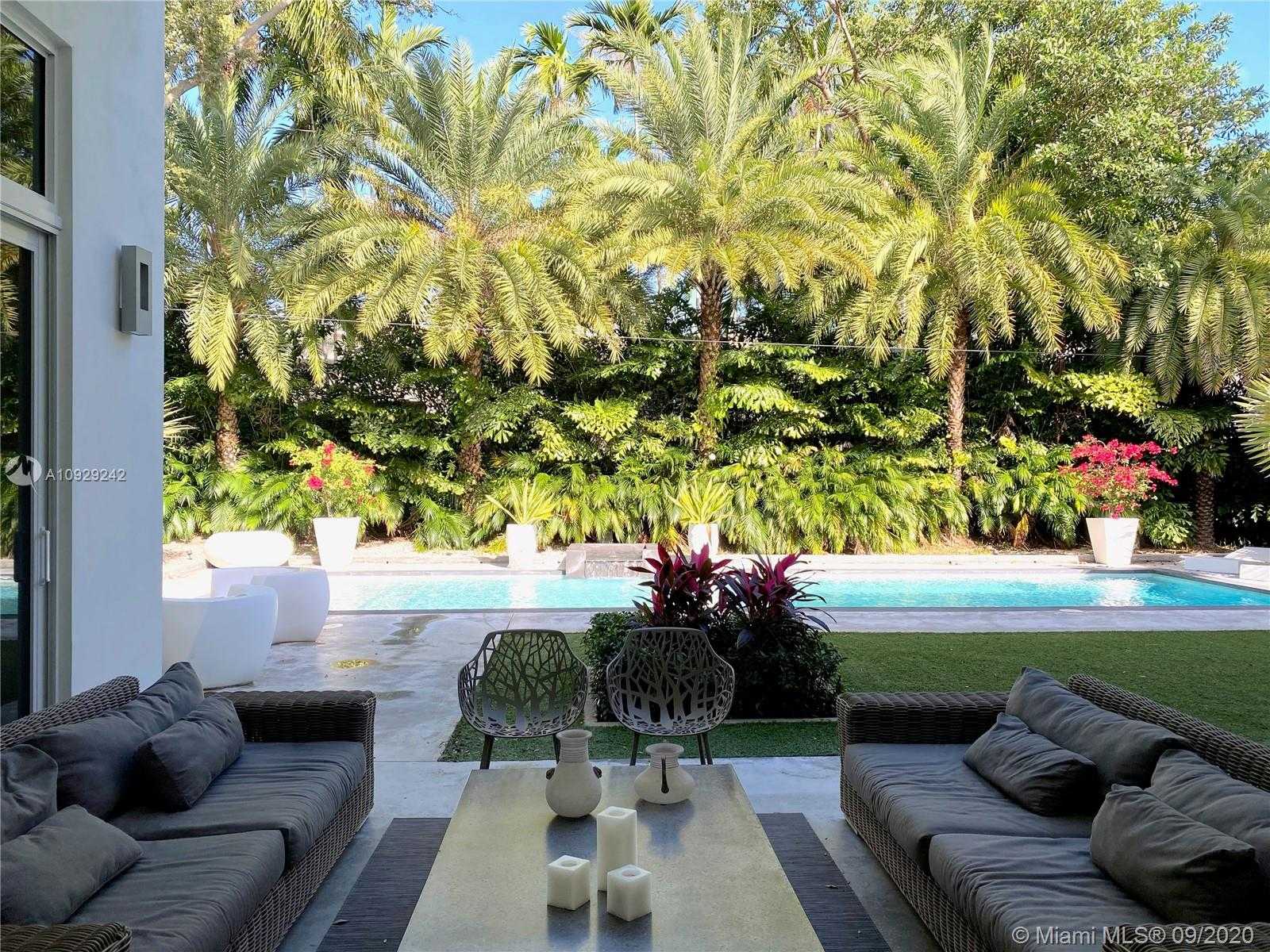 Small Image of 3925 LEAFY WAY, Miami Number 27