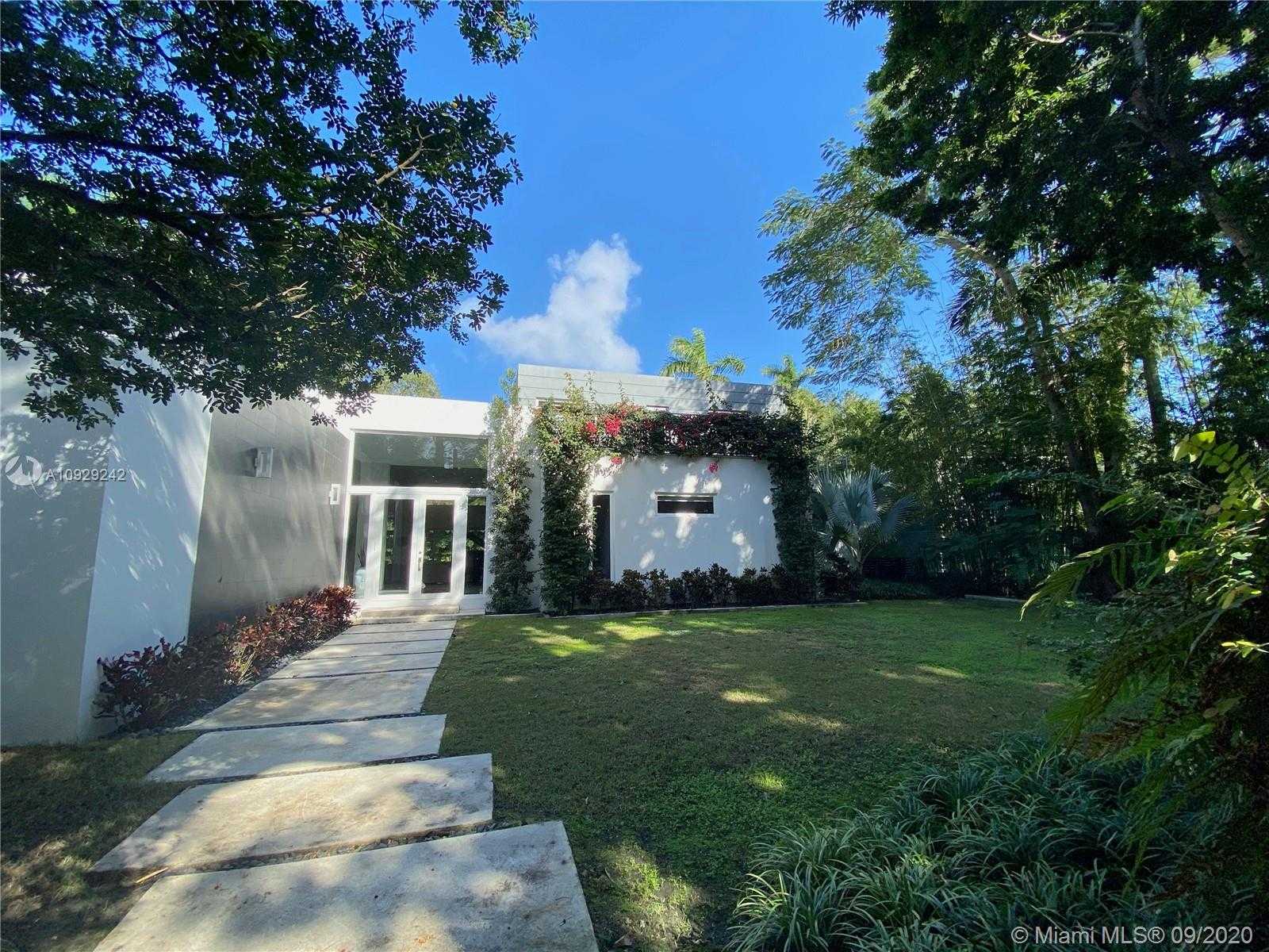 Small Image of 3925 LEAFY WAY, Miami Number 3