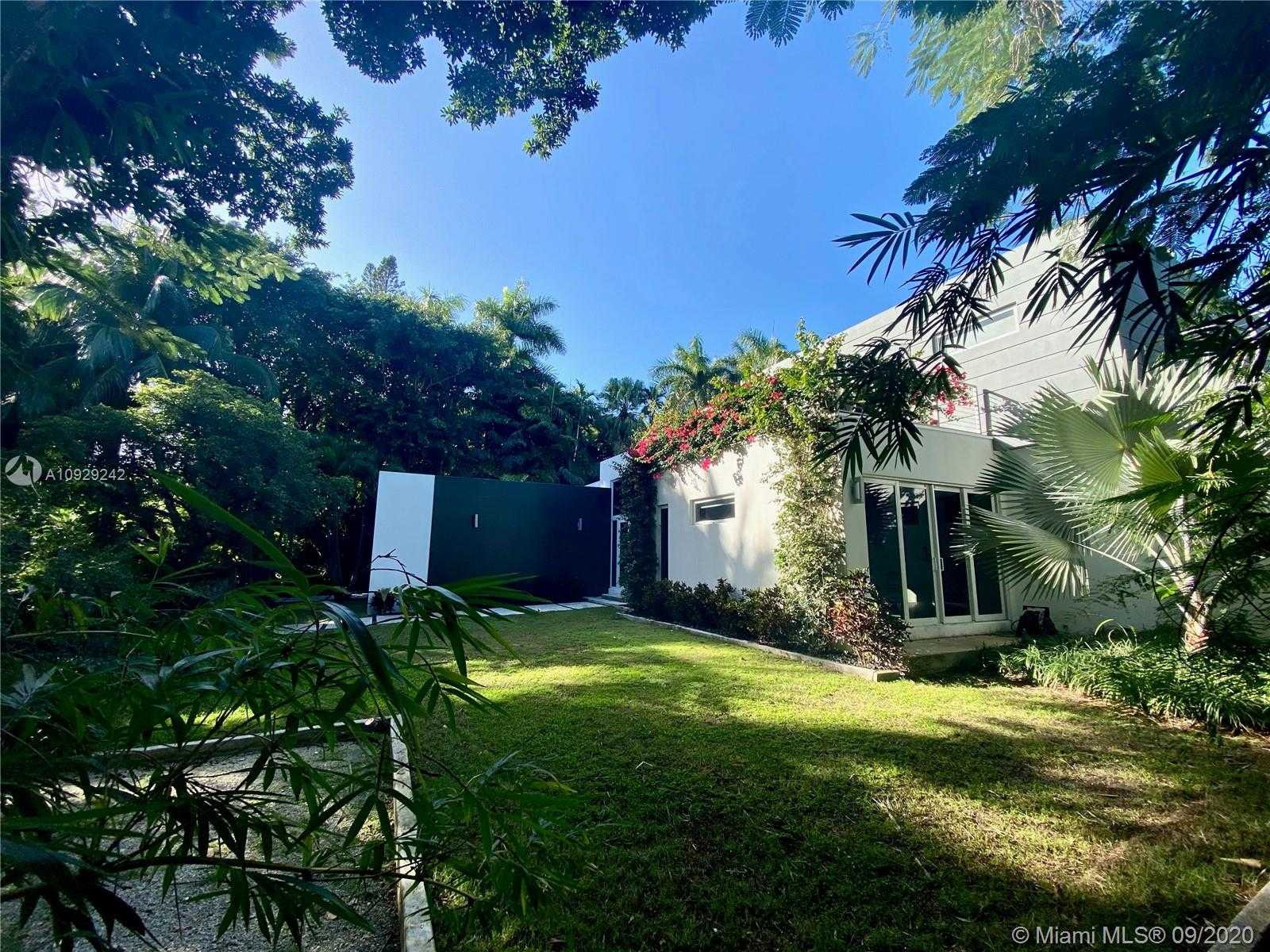 Small Image of 3925 LEAFY WAY, Miami Number 49