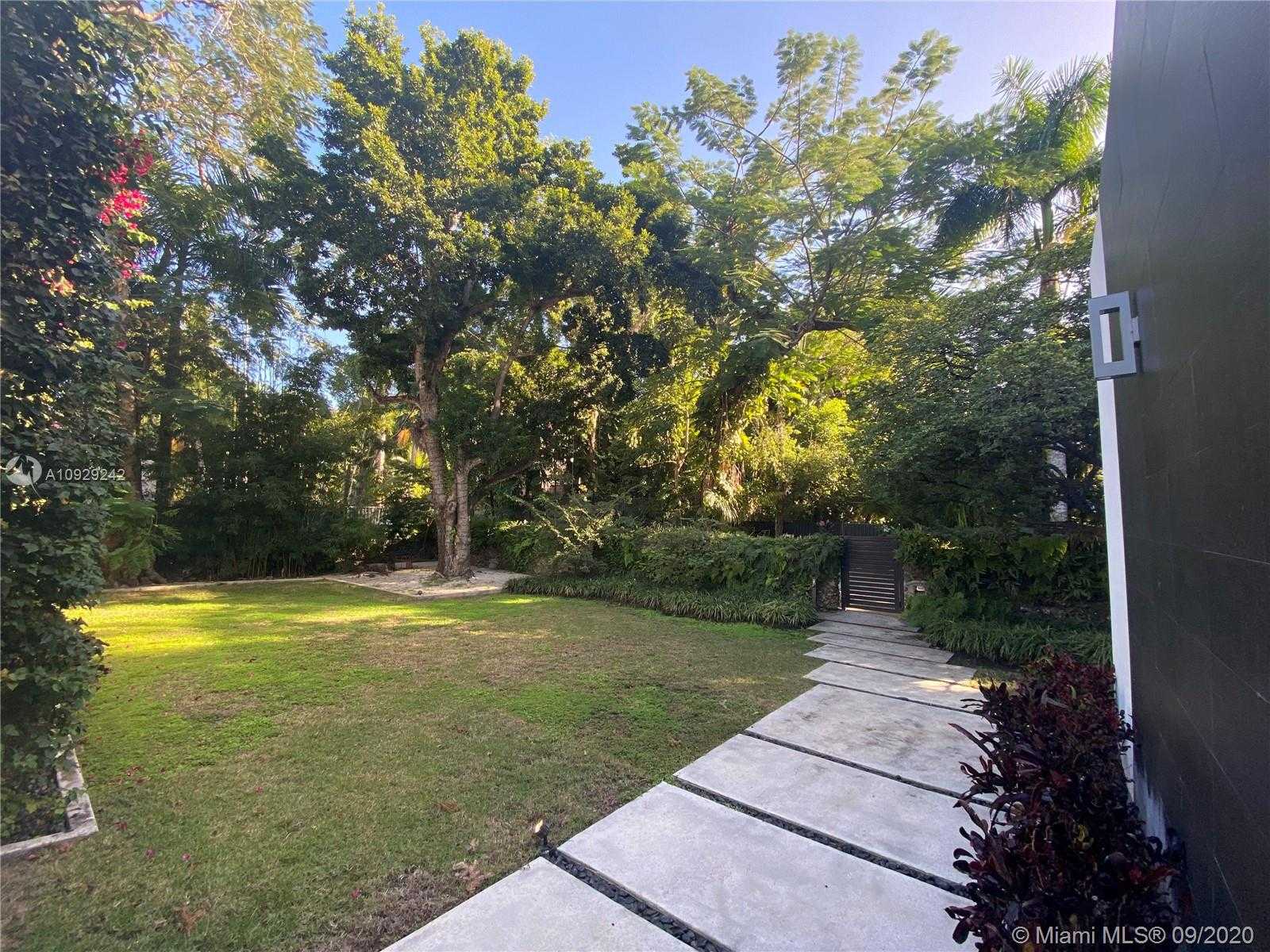 Small Image of 3925 LEAFY WAY, Miami Number 51