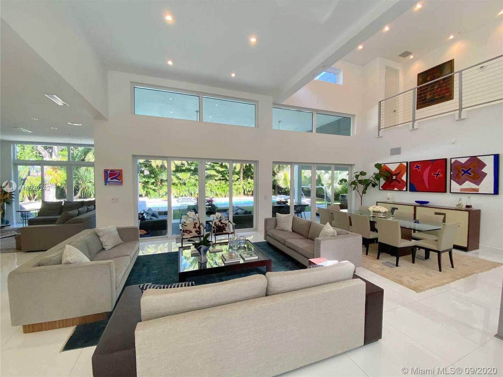 Small Image of 3925 LEAFY WAY, Miami Number 9