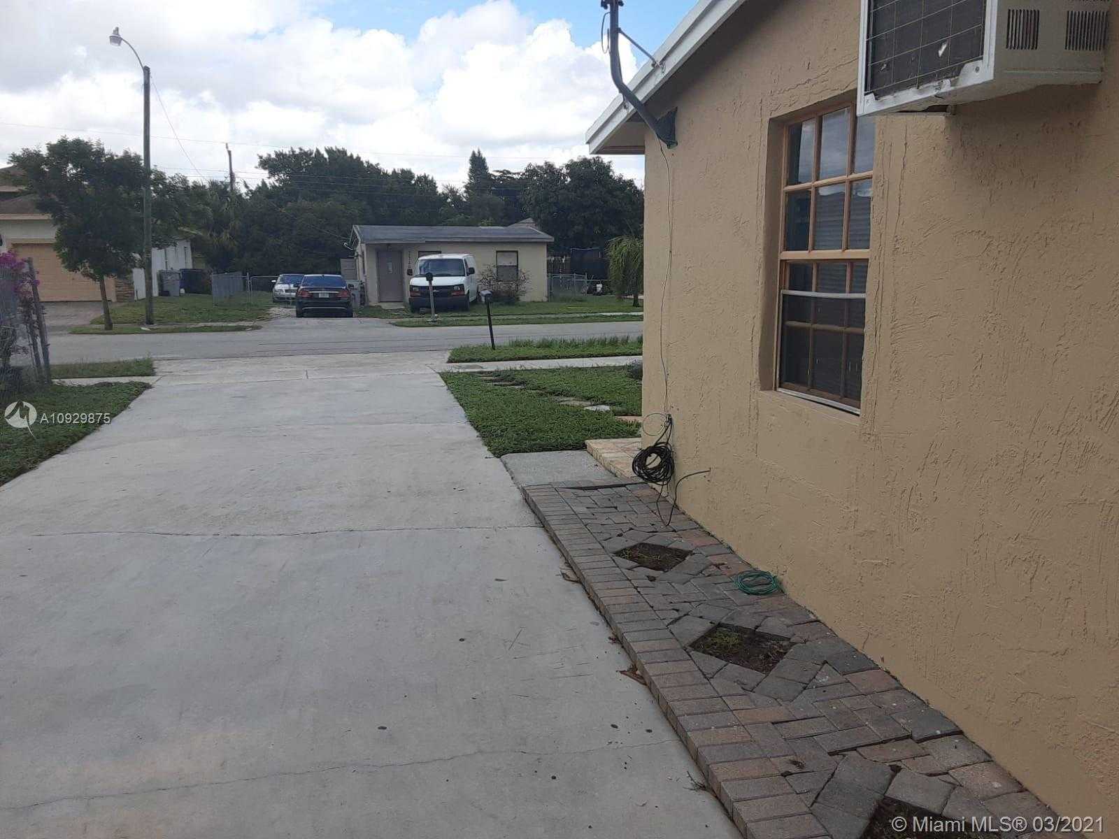 Small Image of 2550 NORTH WEST 4TH CT, Pompano Beach Number 3