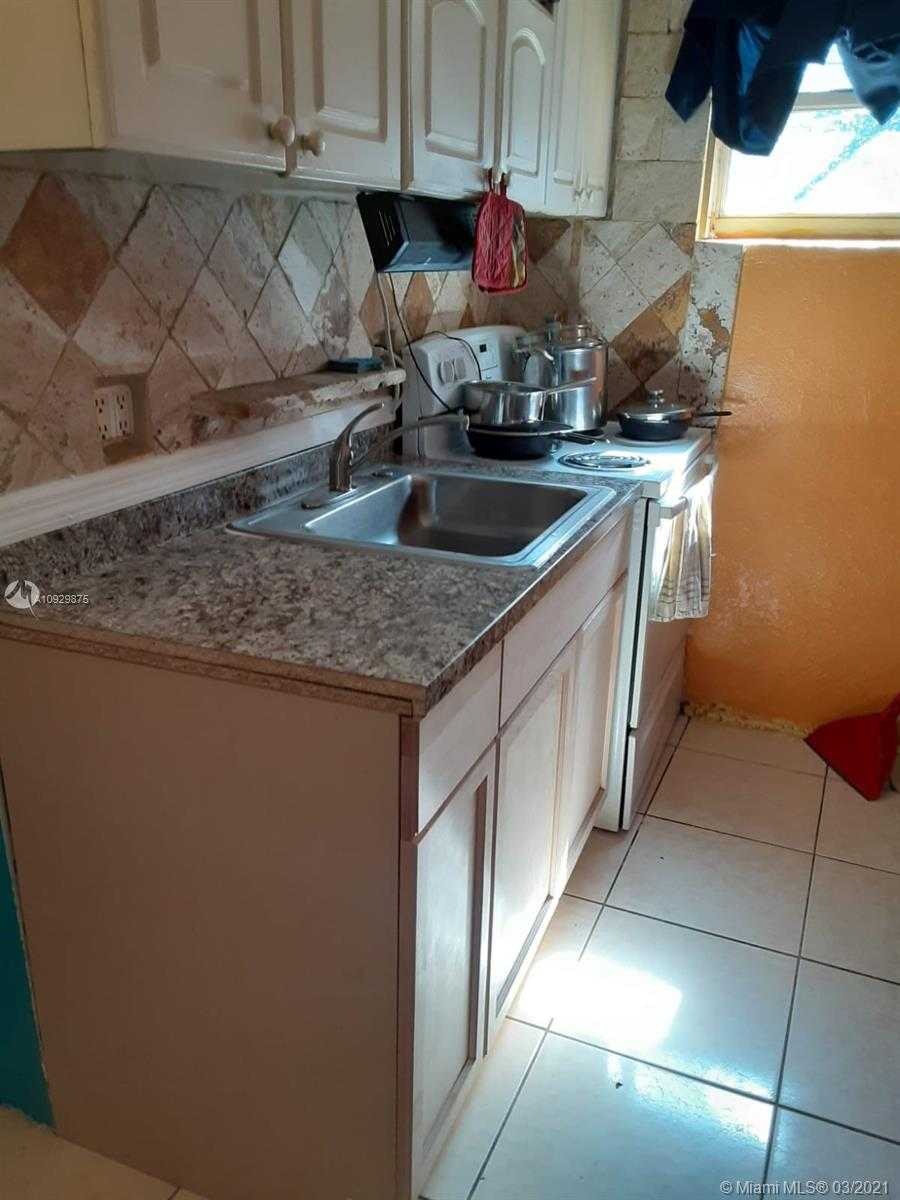 Small Image of 2550 NORTH WEST 4TH CT, Pompano Beach Number 5