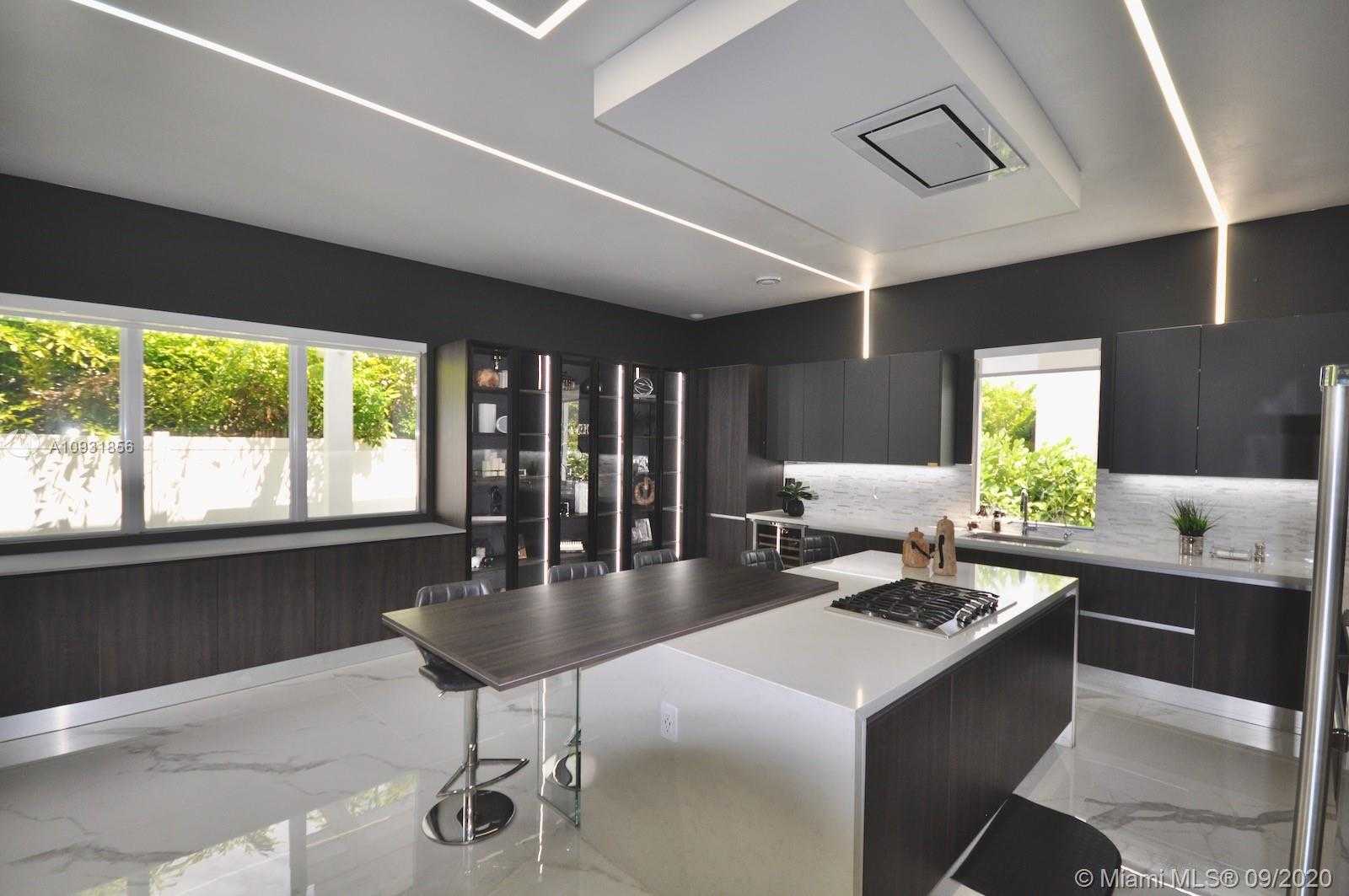 Small Image of 10223 NORTH WEST 75TH TER, Doral Number 11