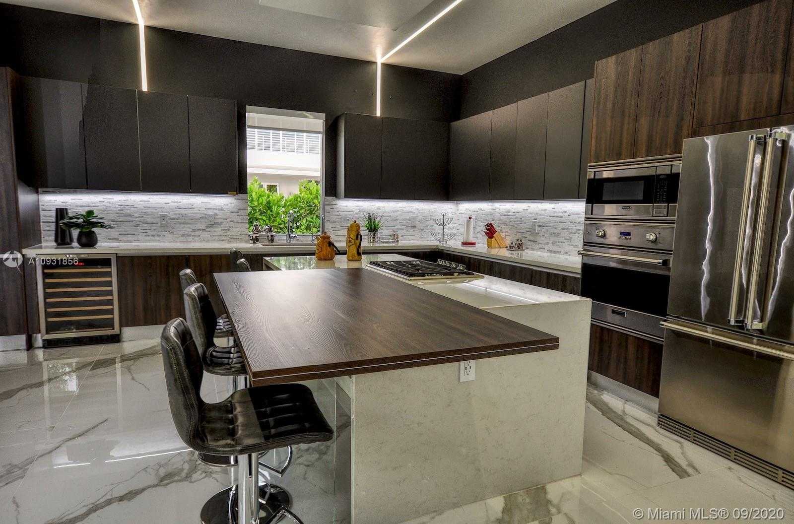 Small Image of 10223 NORTH WEST 75TH TER, Doral Number 12