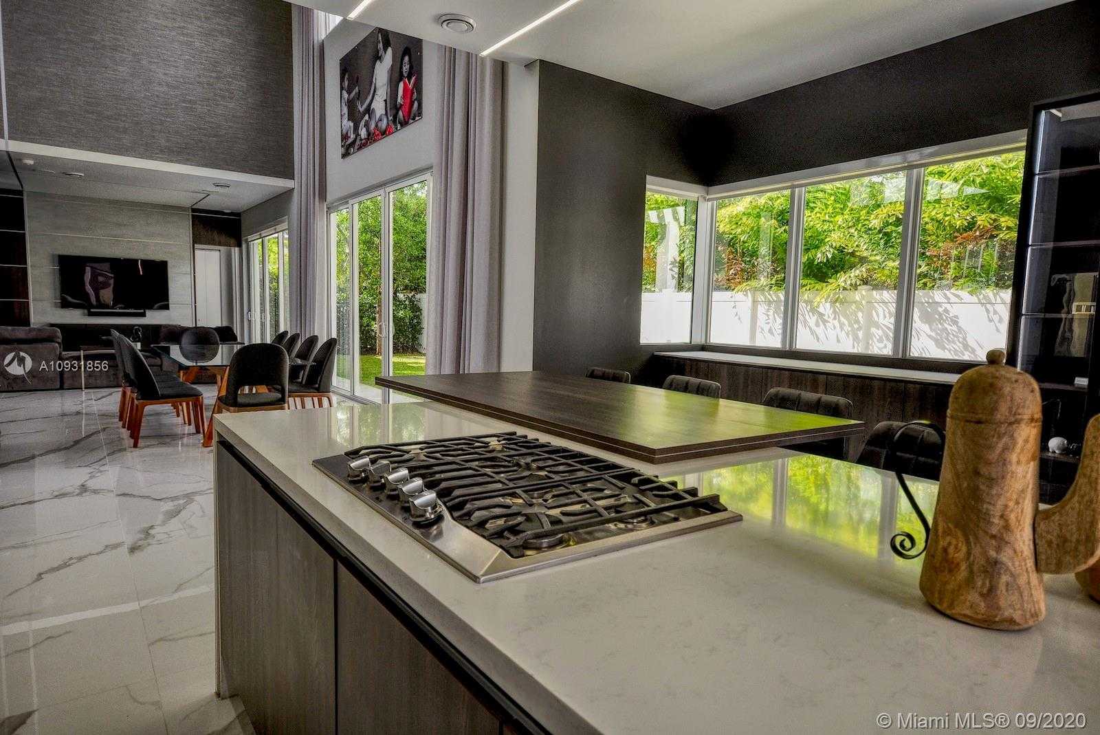 Small Image of 10223 NORTH WEST 75TH TER, Doral Number 13