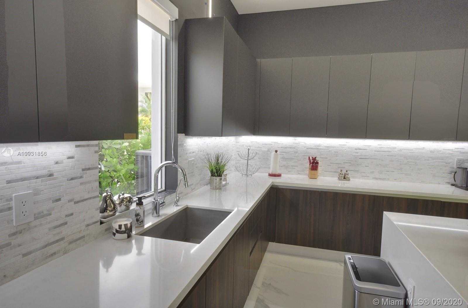 Small Image of 10223 NORTH WEST 75TH TER, Doral Number 15