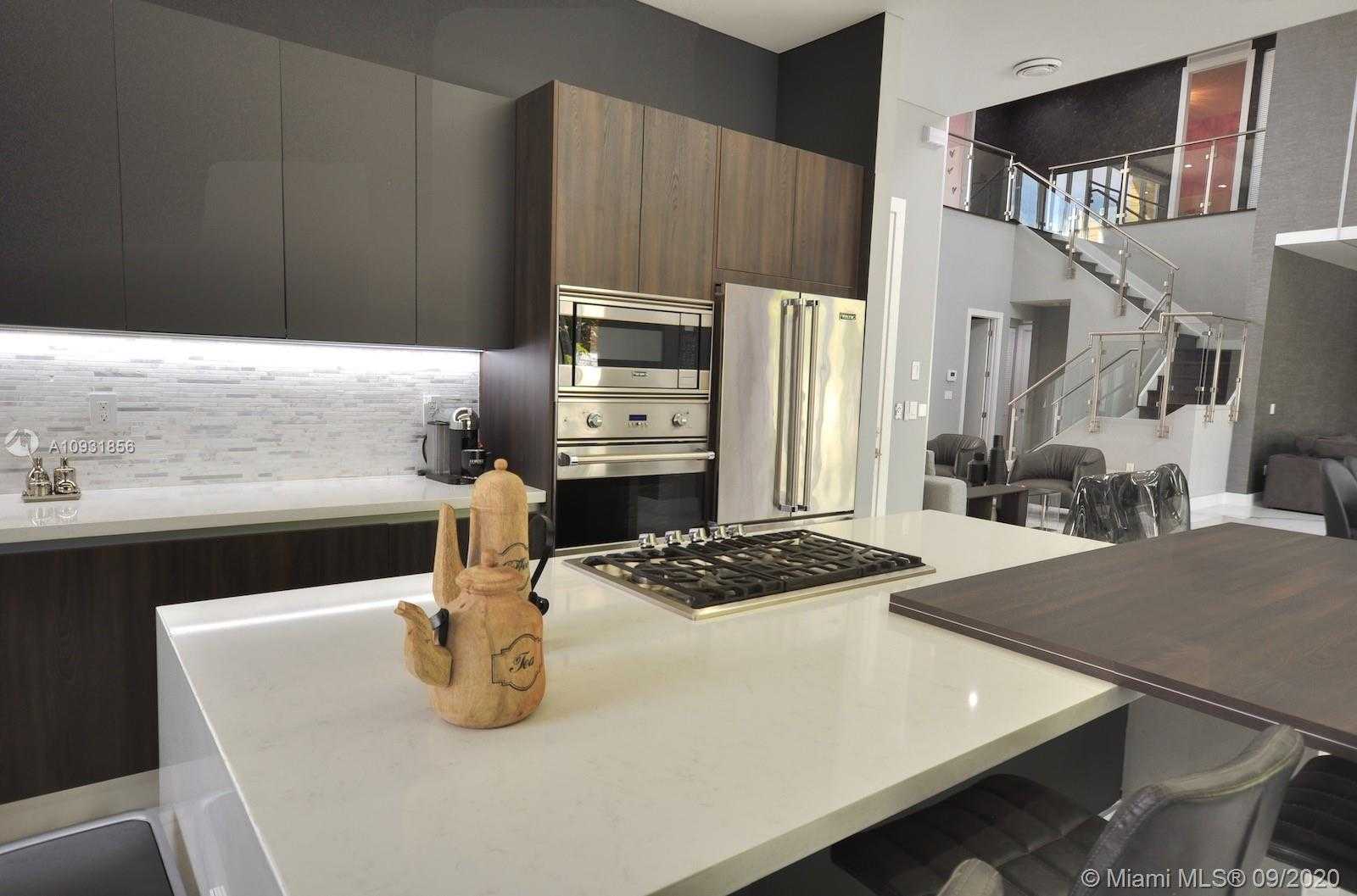 Small Image of 10223 NORTH WEST 75TH TER, Doral Number 16
