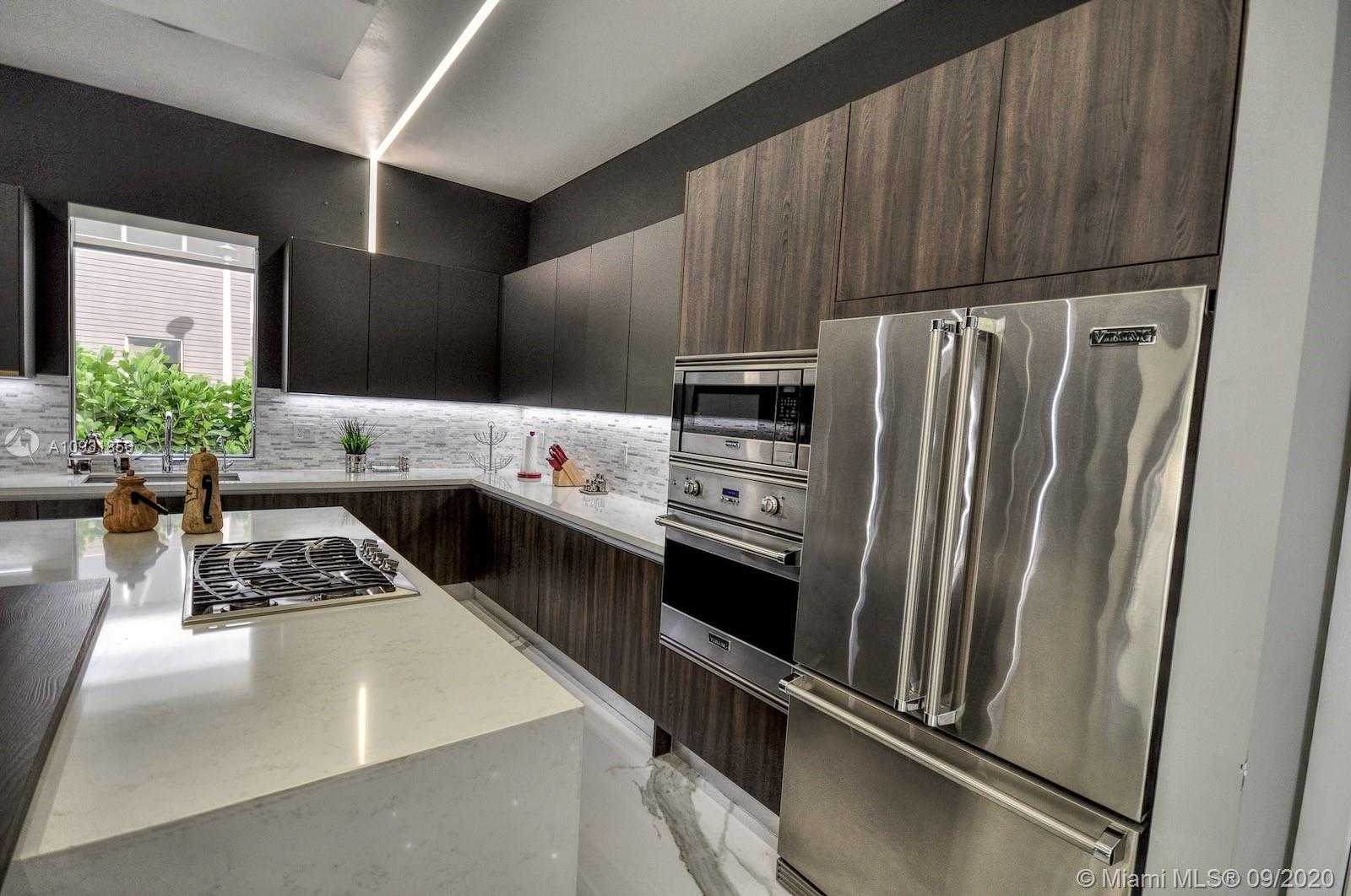 Small Image of 10223 NORTH WEST 75TH TER, Doral Number 17
