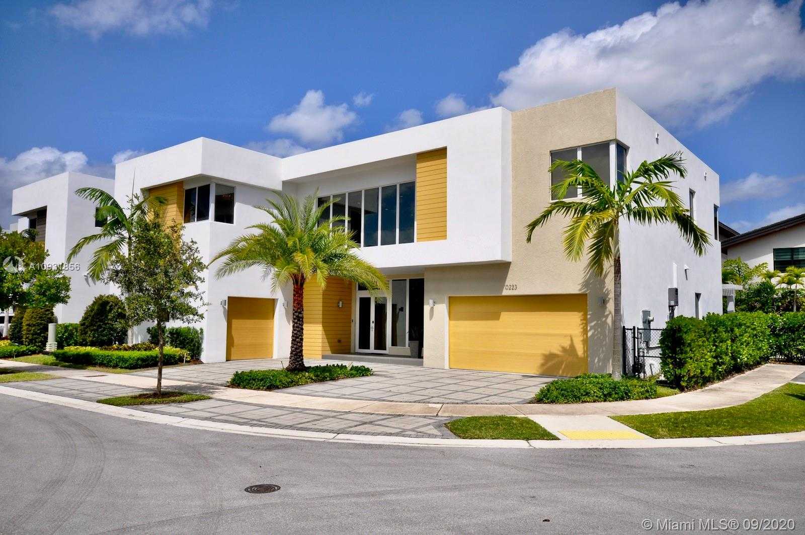 Small Image of 10223 NORTH WEST 75TH TER, Doral Number 2