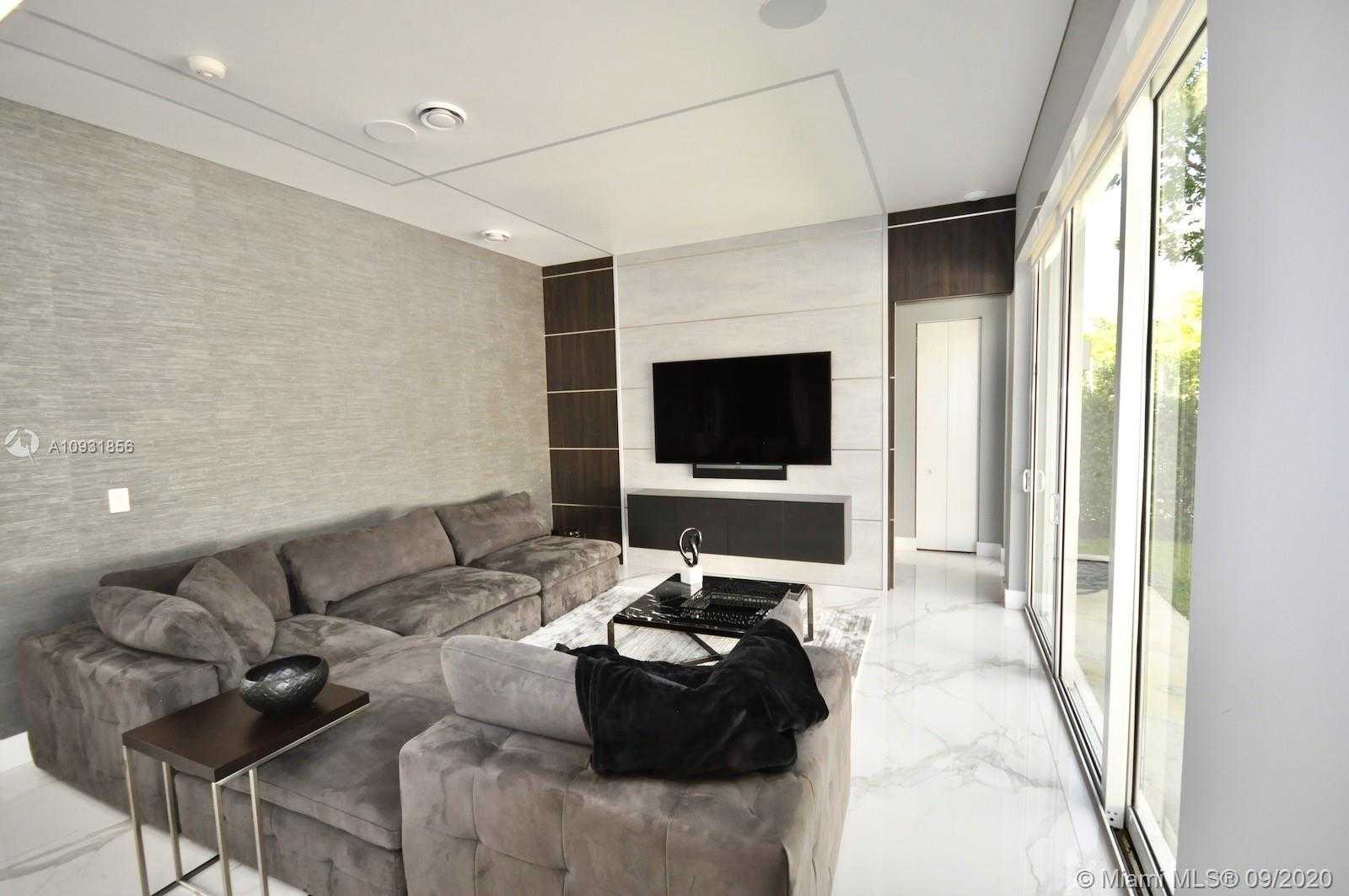 Small Image of 10223 NORTH WEST 75TH TER, Doral Number 22