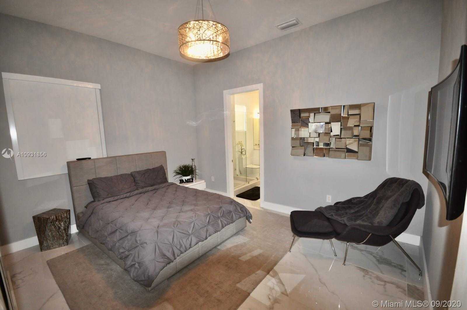 Small Image of 10223 NORTH WEST 75TH TER, Doral Number 23
