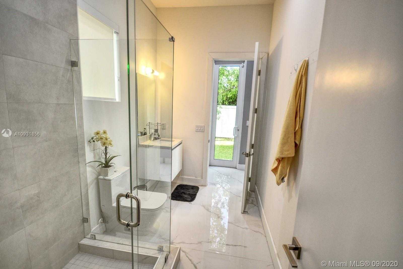 Small Image of 10223 NORTH WEST 75TH TER, Doral Number 26