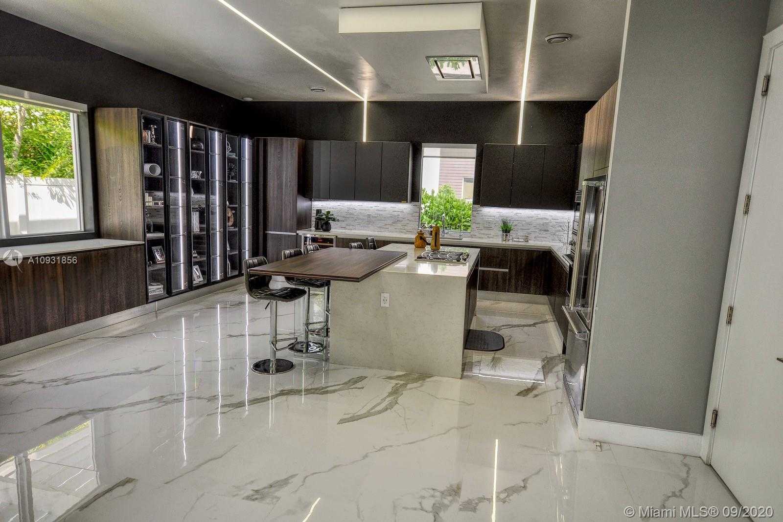 Small Image of 10223 NORTH WEST 75TH TER, Doral Number 9