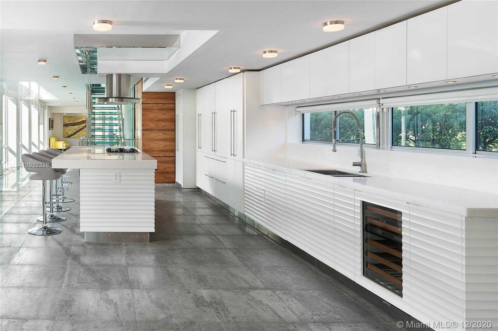 Small Image of 226 PALM AVE, Miami Beach Number 5