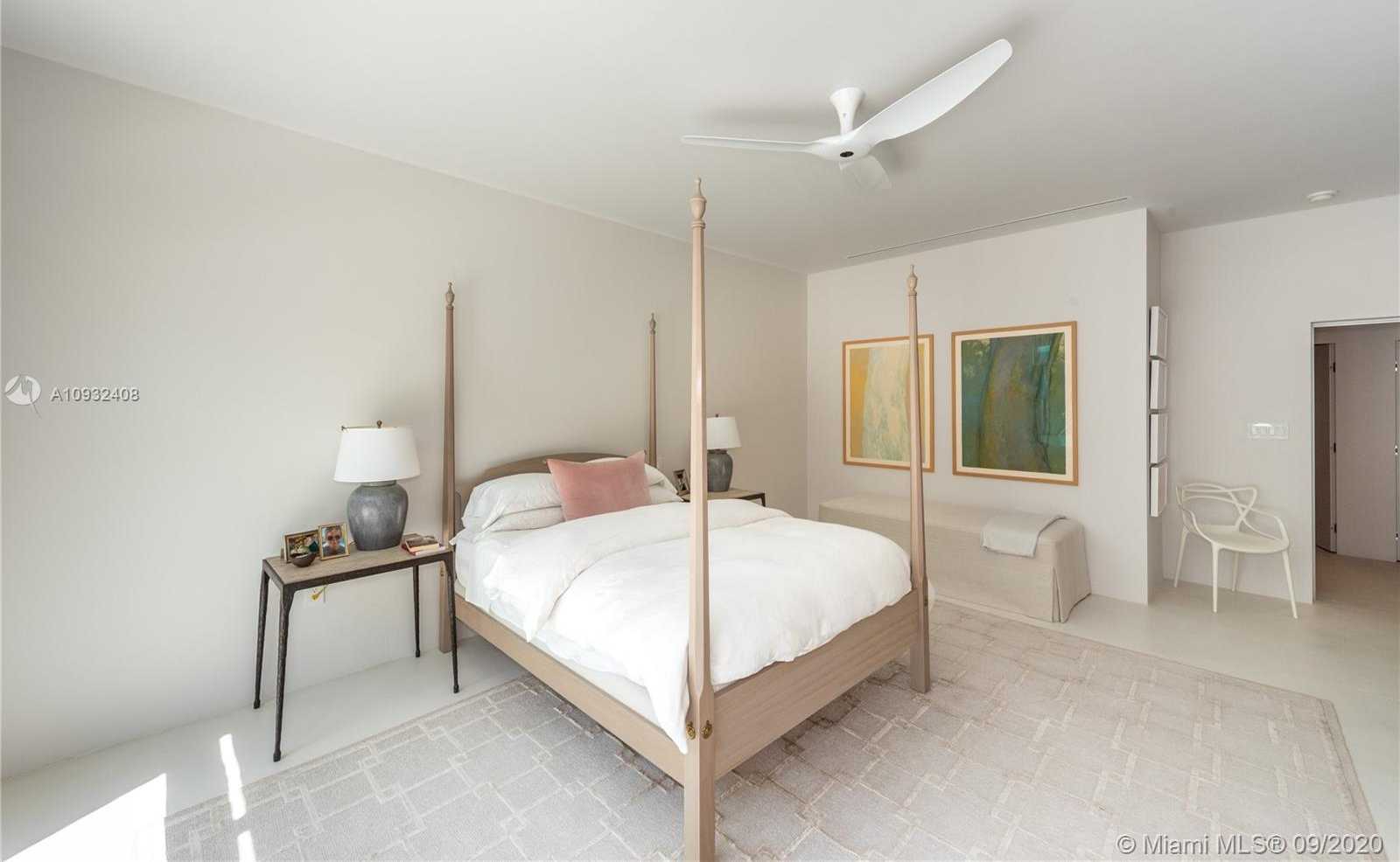 Small Image of 3470 NORTH MOORINGS WAY, Miami Number 12