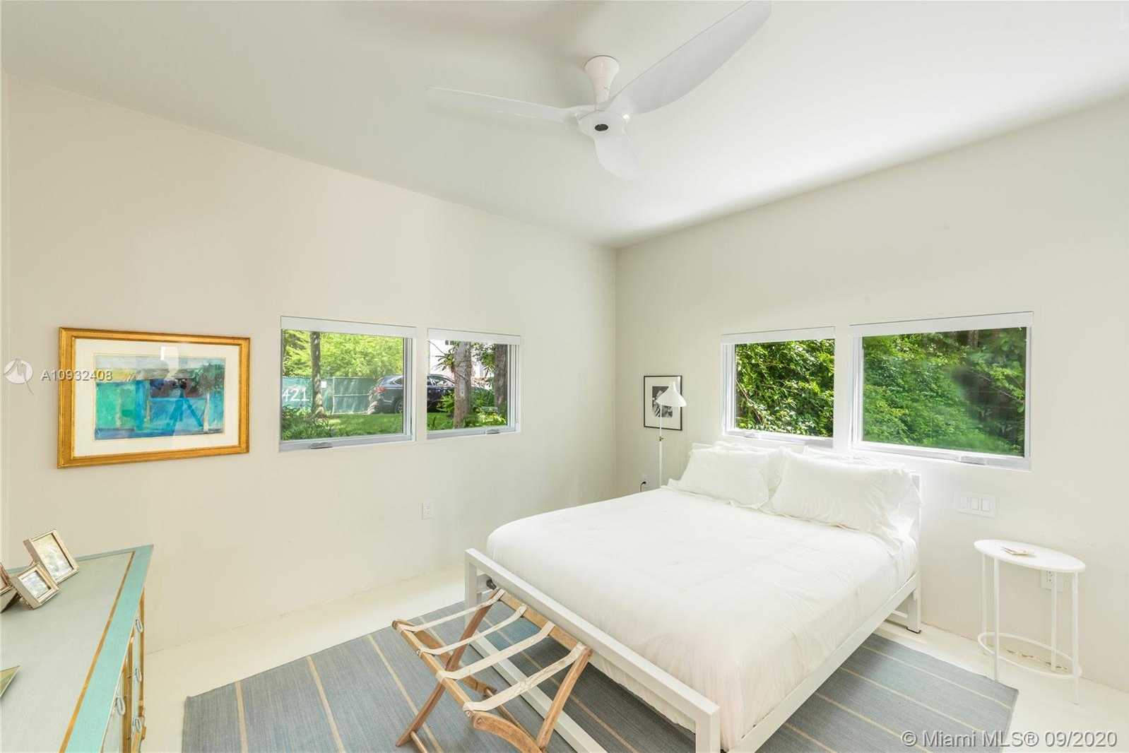 Small Image of 3470 NORTH MOORINGS WAY, Miami Number 18