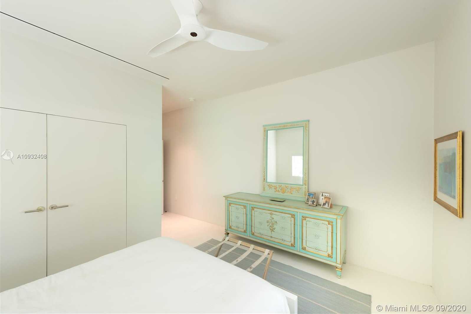 Small Image of 3470 NORTH MOORINGS WAY, Miami Number 19