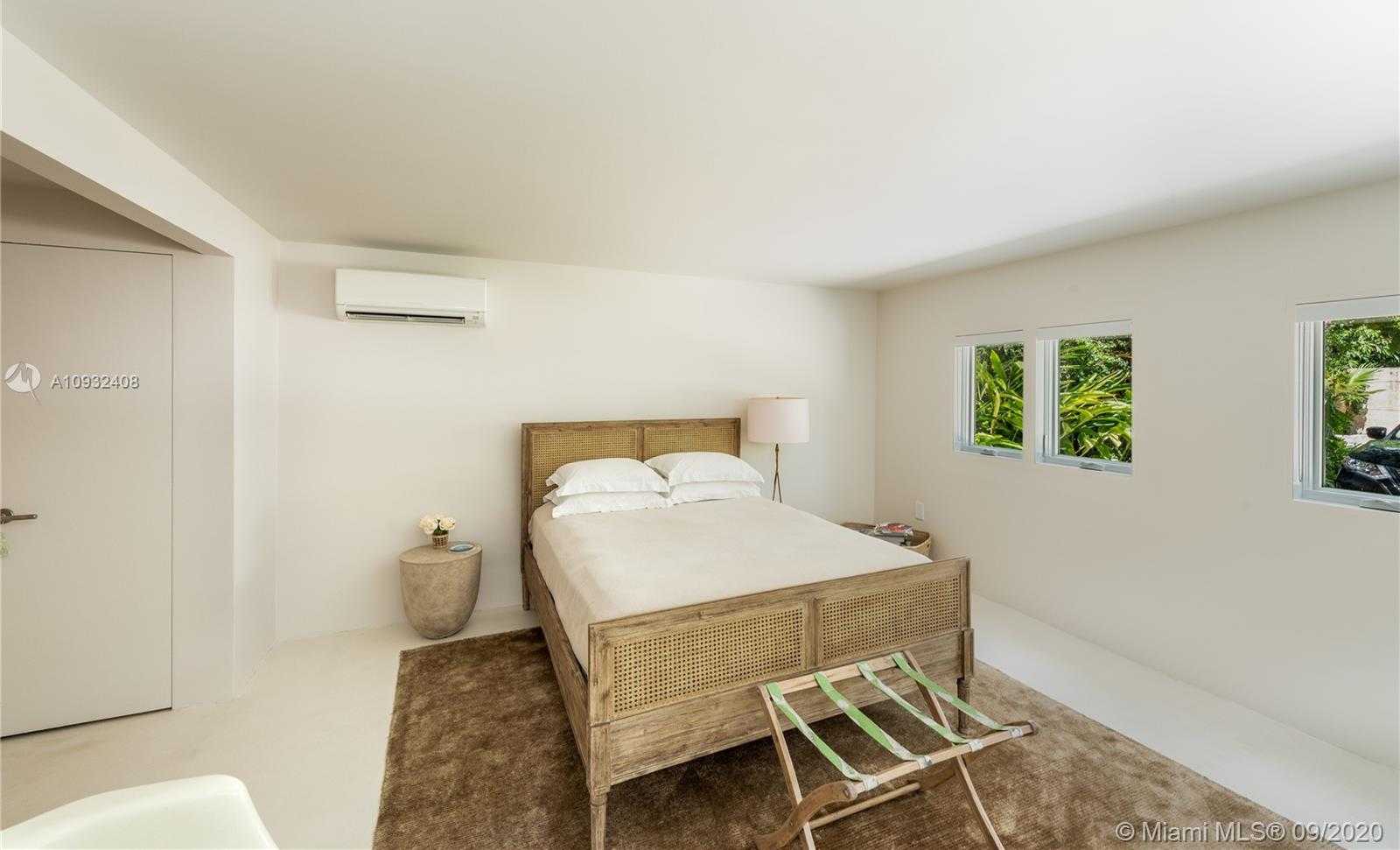 Small Image of 3470 NORTH MOORINGS WAY, Miami Number 21