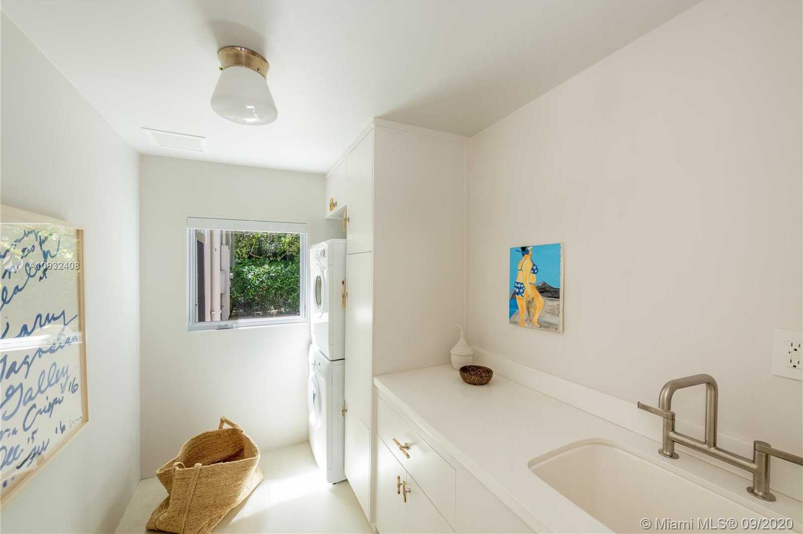Small Image of 3470 NORTH MOORINGS WAY, Miami Number 24