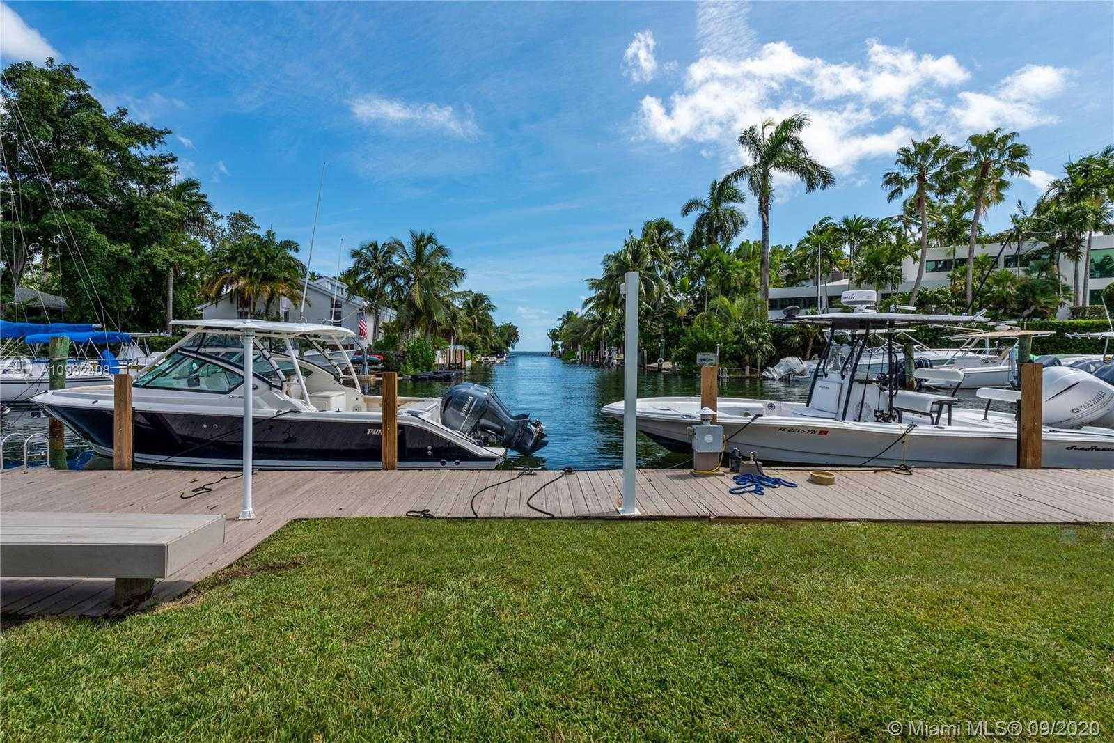 Small Image of 3470 NORTH MOORINGS WAY, Miami Number 25