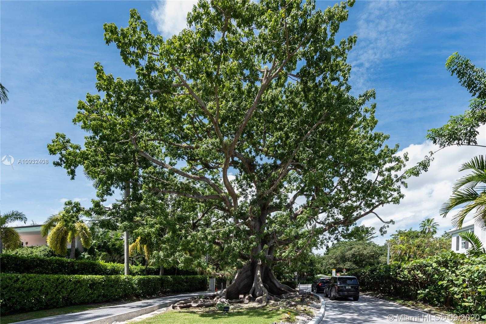 Small Image of 3470 NORTH MOORINGS WAY, Miami Number 28