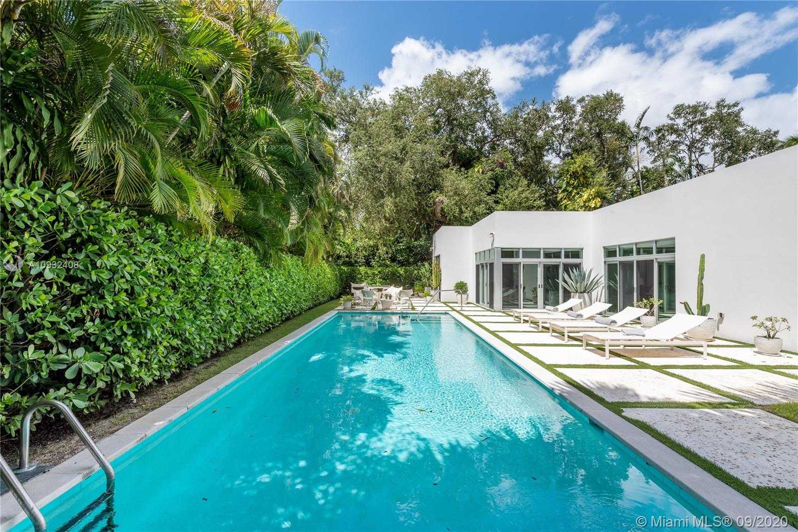 Small Image of 3470 NORTH MOORINGS WAY, Miami Number 31