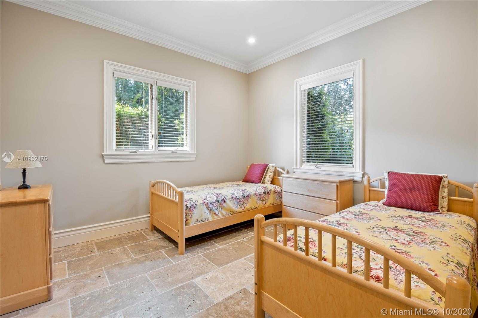 Small Image of 12330 SOUTH WEST 60TH CT, Pinecrest Number 24