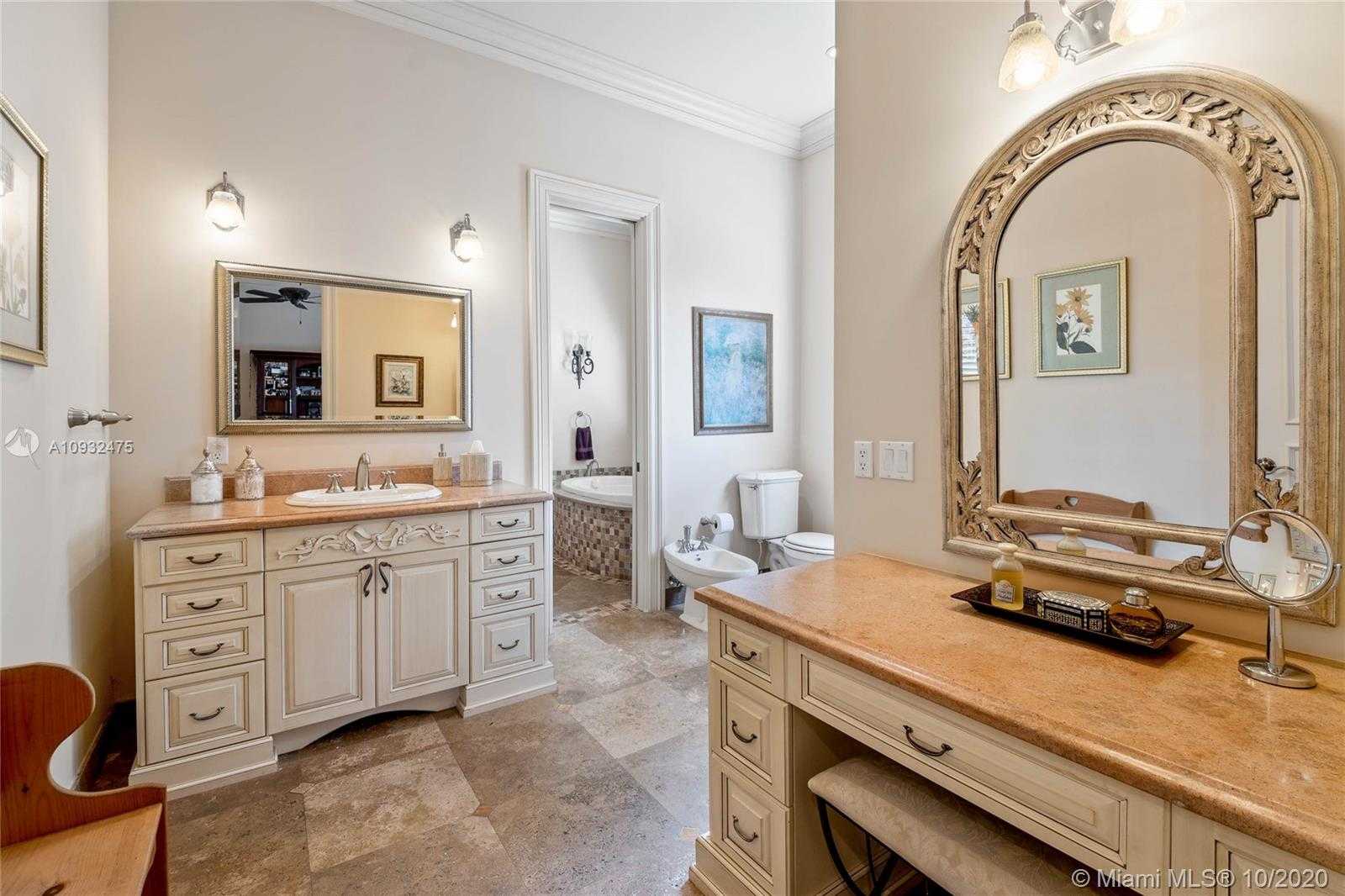 Small Image of 12330 SOUTH WEST 60TH CT, Pinecrest Number 43