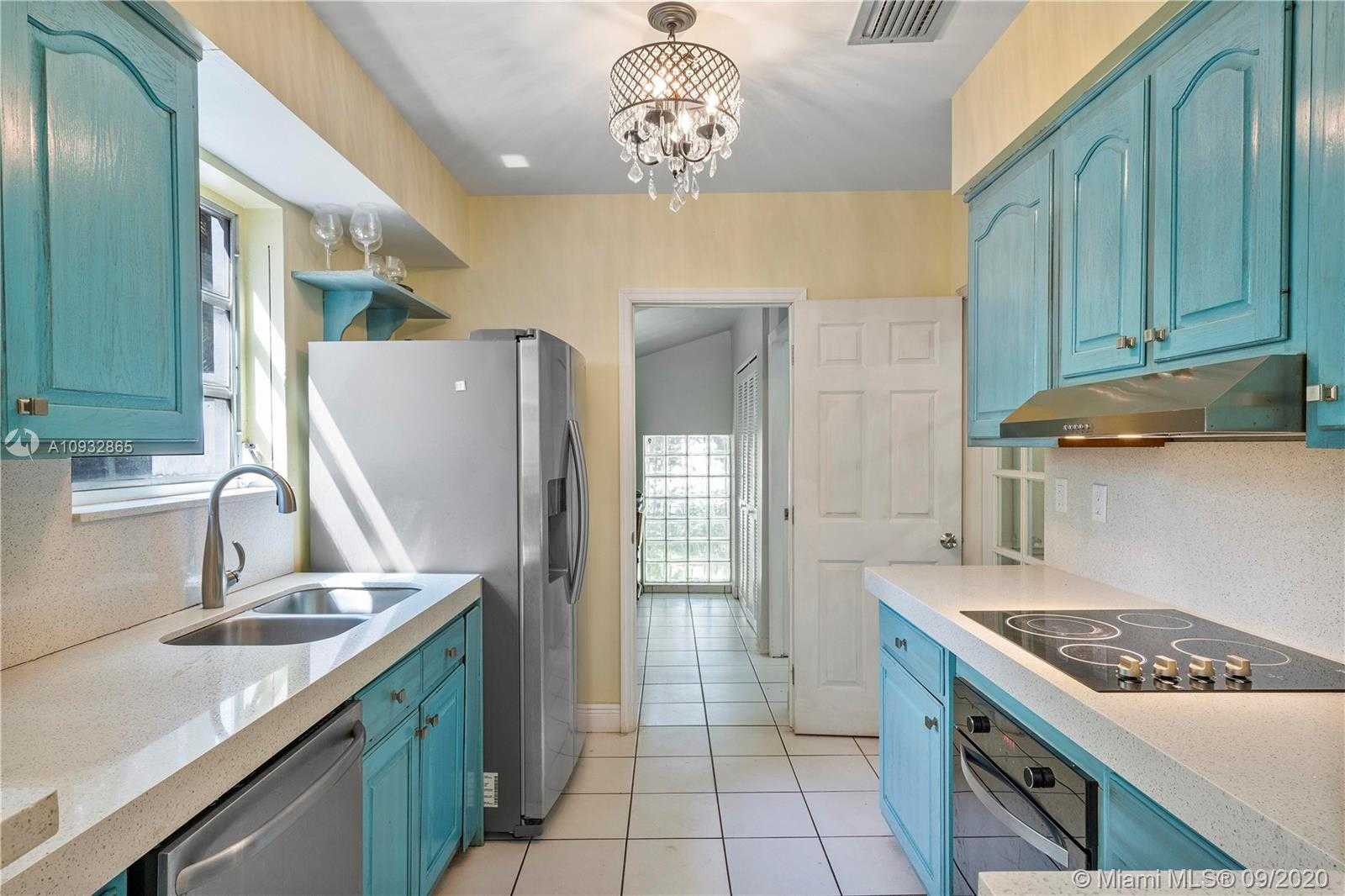 Small Image of 718 NORTH EAST 95TH ST, Miami Shores Number 3