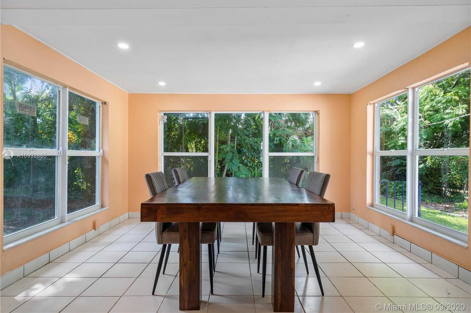 Small Image of 718 NORTH EAST 95TH ST, Miami Shores Number 4