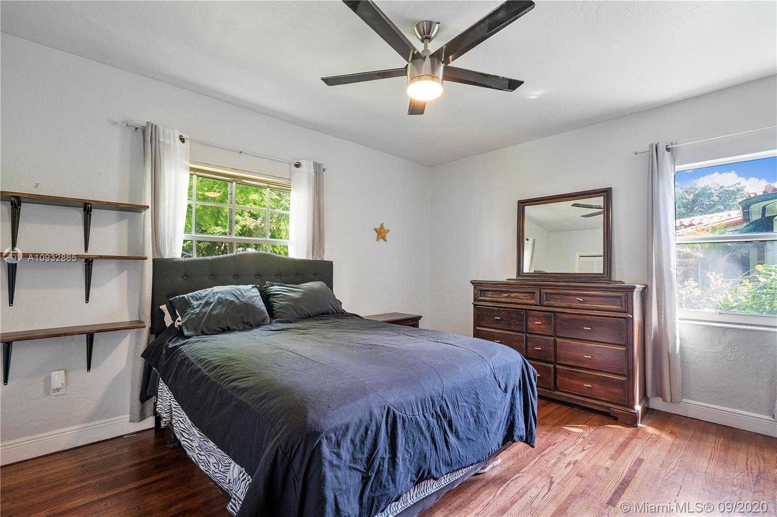 Small Image of 718 NORTH EAST 95TH ST, Miami Shores Number 5