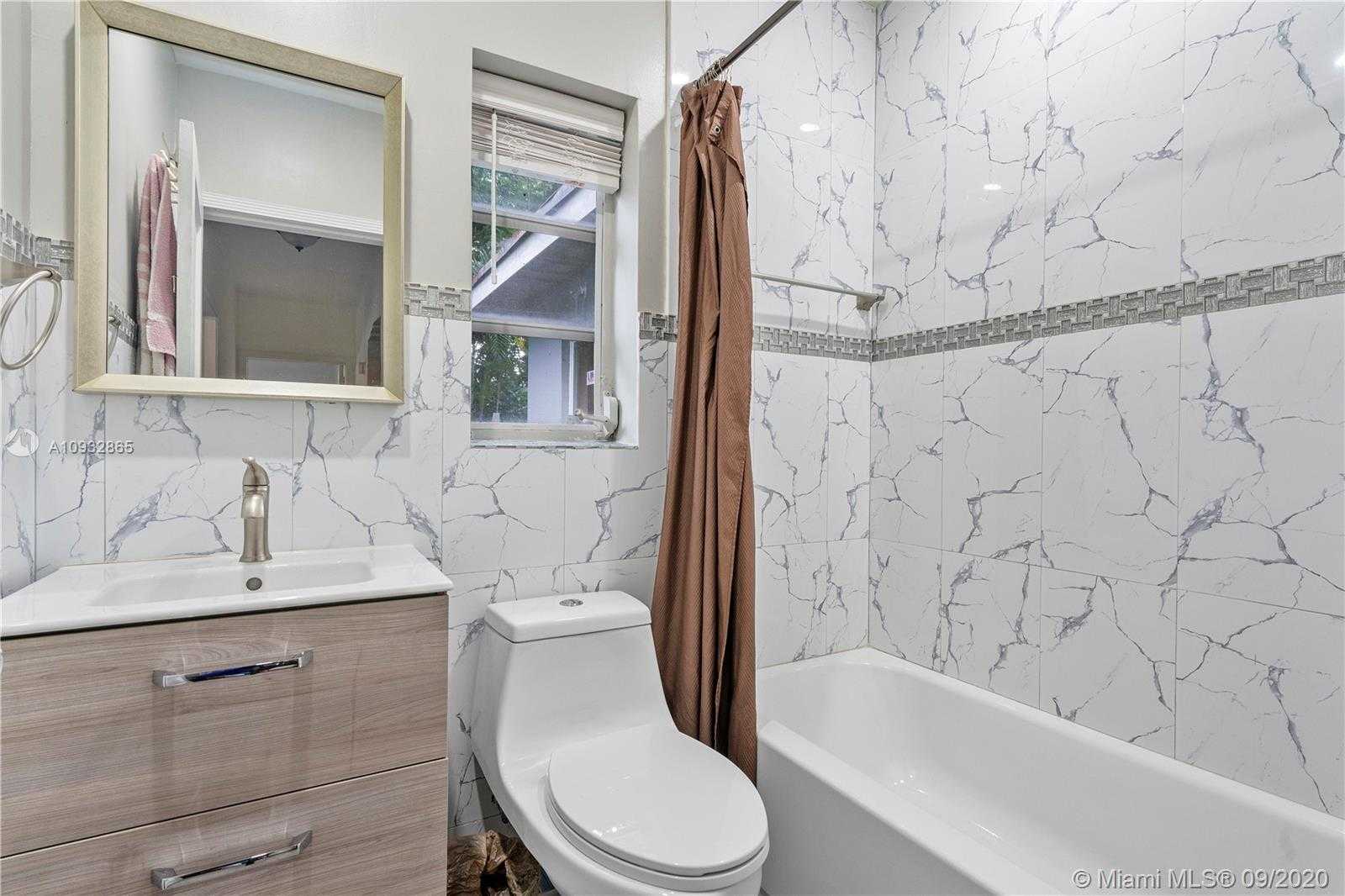 Small Image of 718 NORTH EAST 95TH ST, Miami Shores Number 9