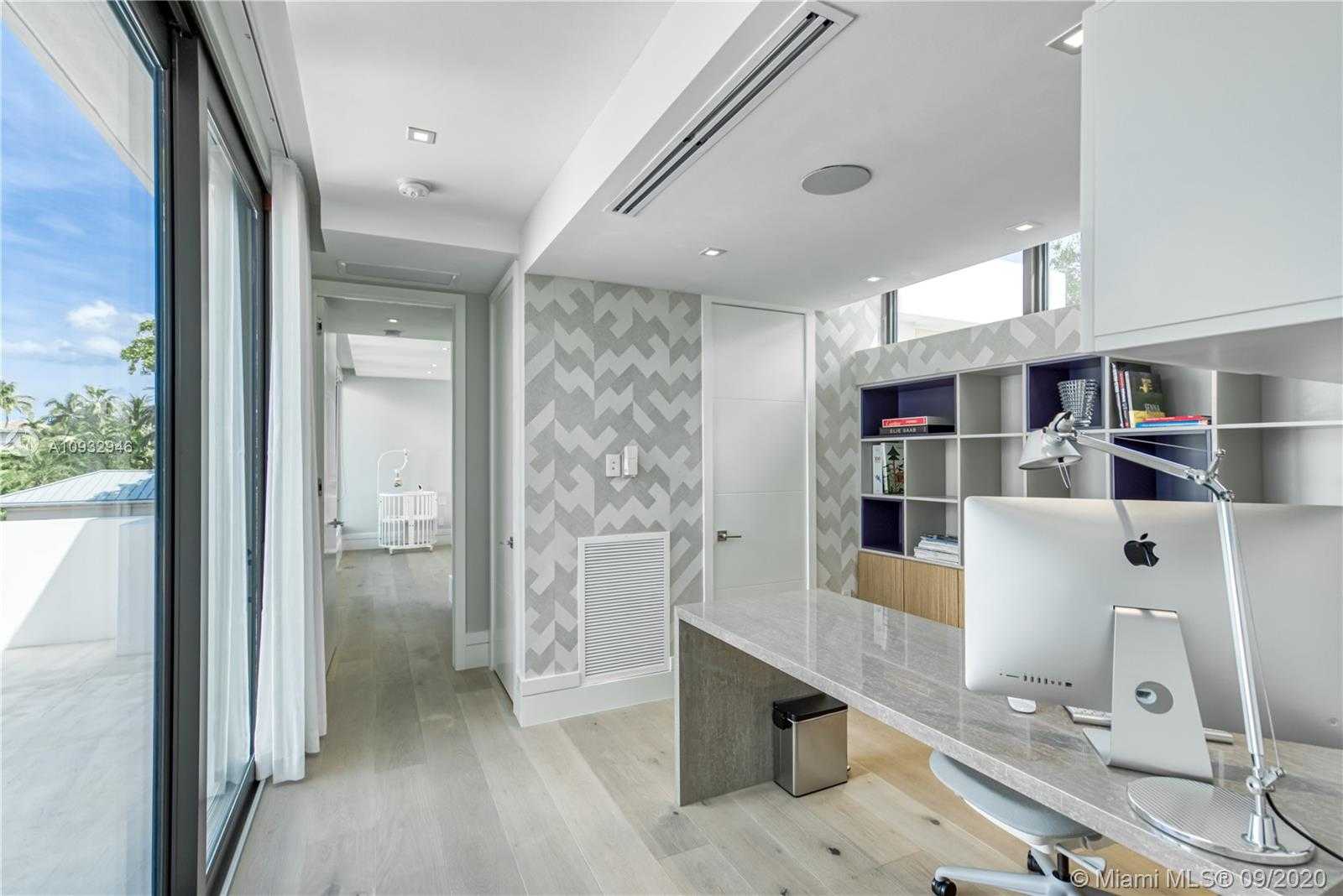 Small Image of 151 BUTTONWOOD DR, Key Biscayne Number 12